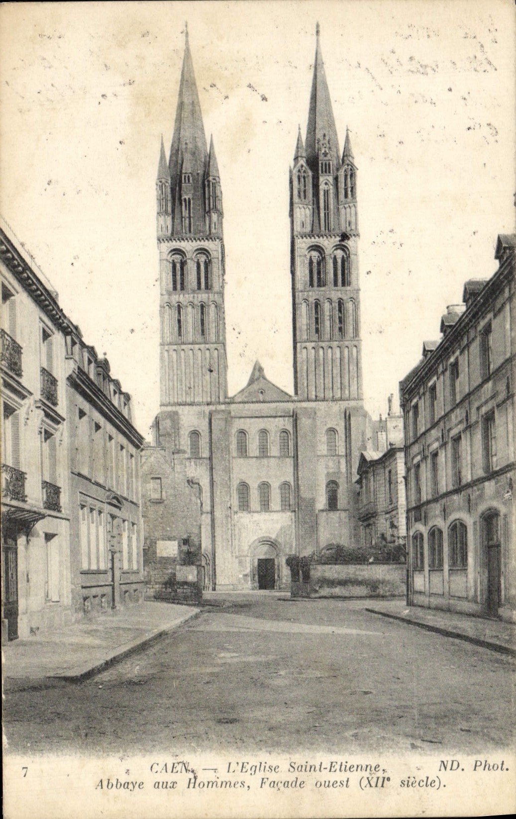 VINTAGE POSTCARD Caen the Church Holy Etienne Abbey with the Men
