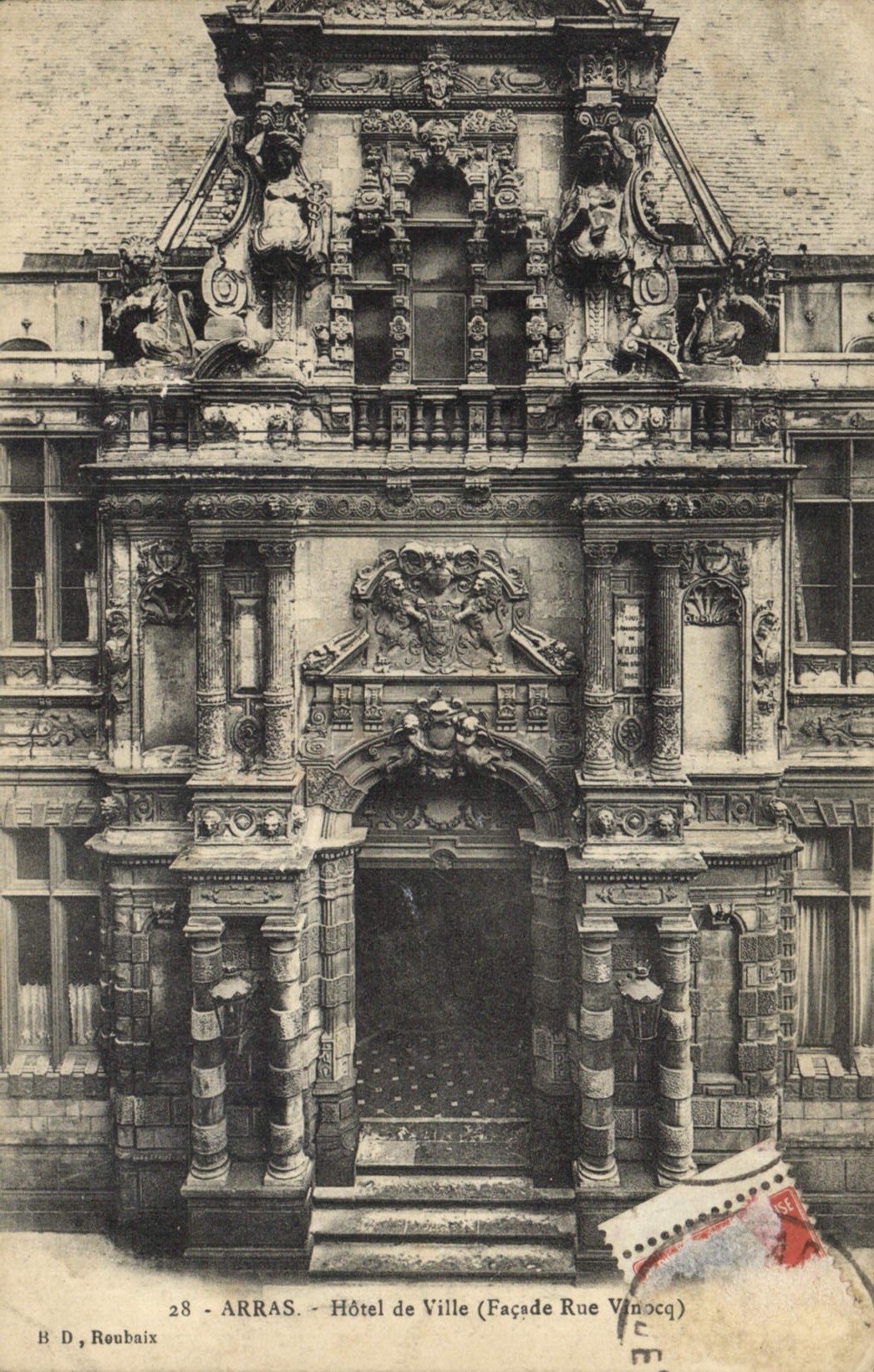 CPA Arras Hotel de Ville Facade Rue Vinocq