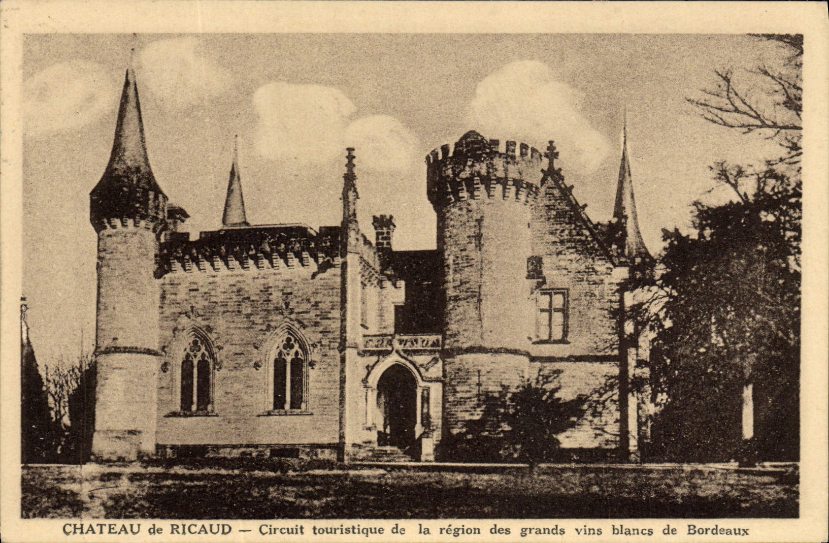 VINTAGE POSTCARD Castle of Ricaud