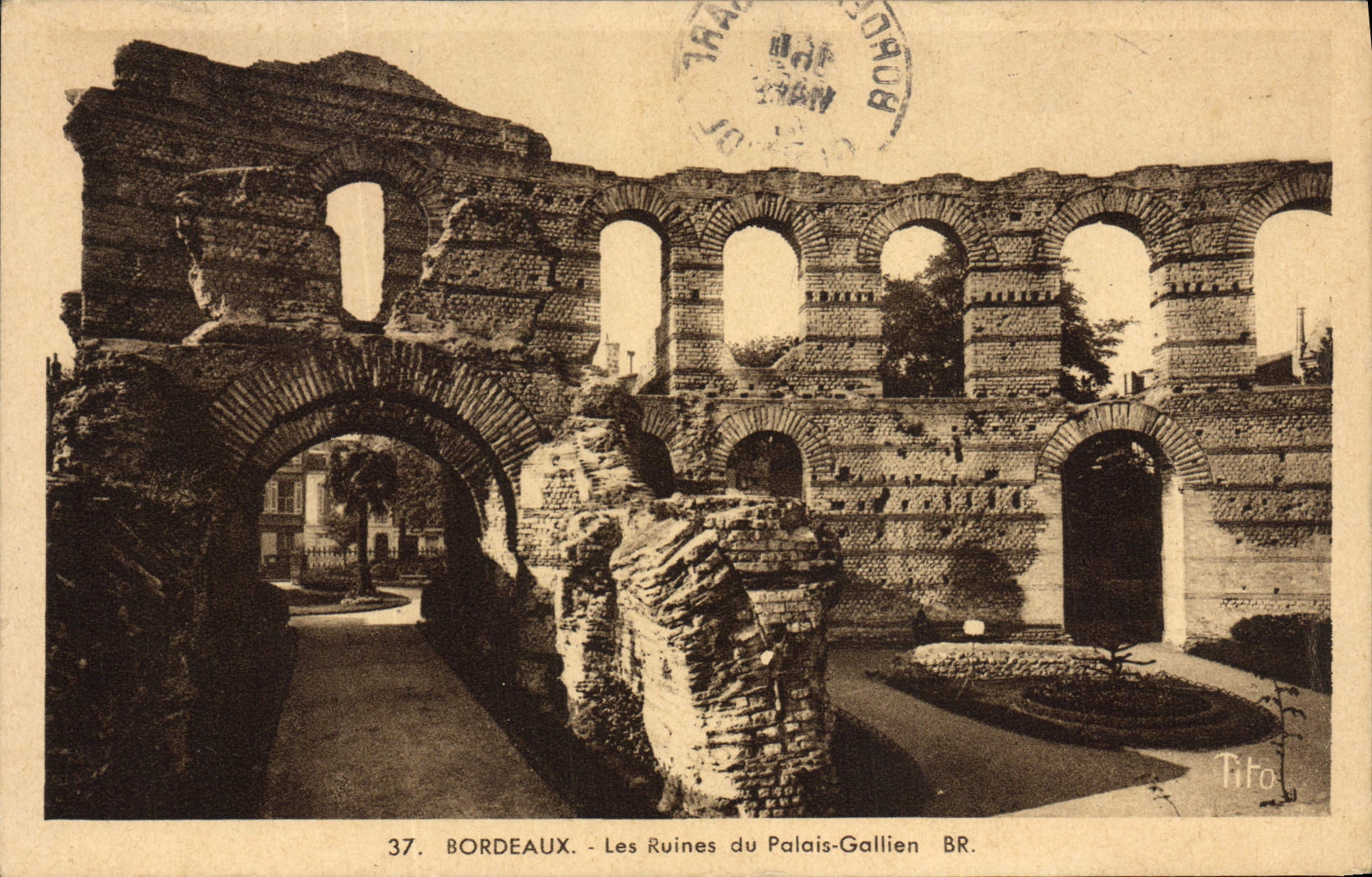 CPA Bordeaux Les ruines du palais Gallien