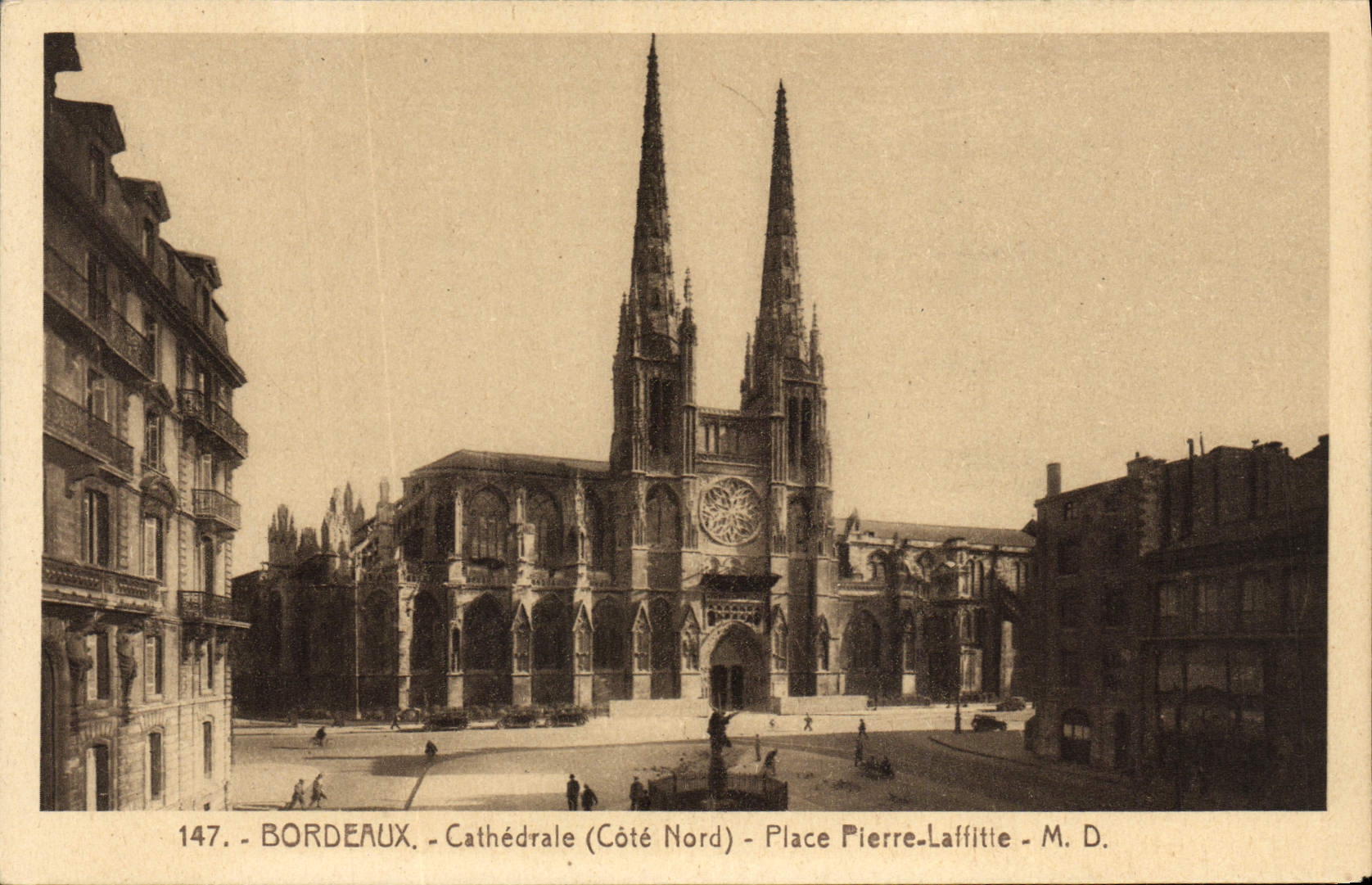 CPA Bordeaux Cathedrale Place Pierre Laffitte