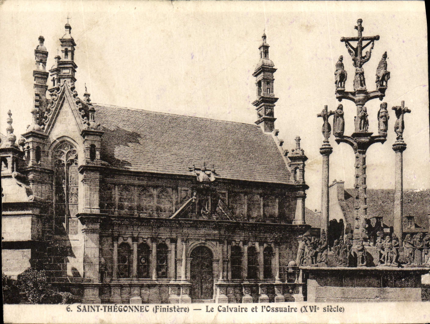 CPA Saint Thegonnec Le Calvaire et L'Ossuaire