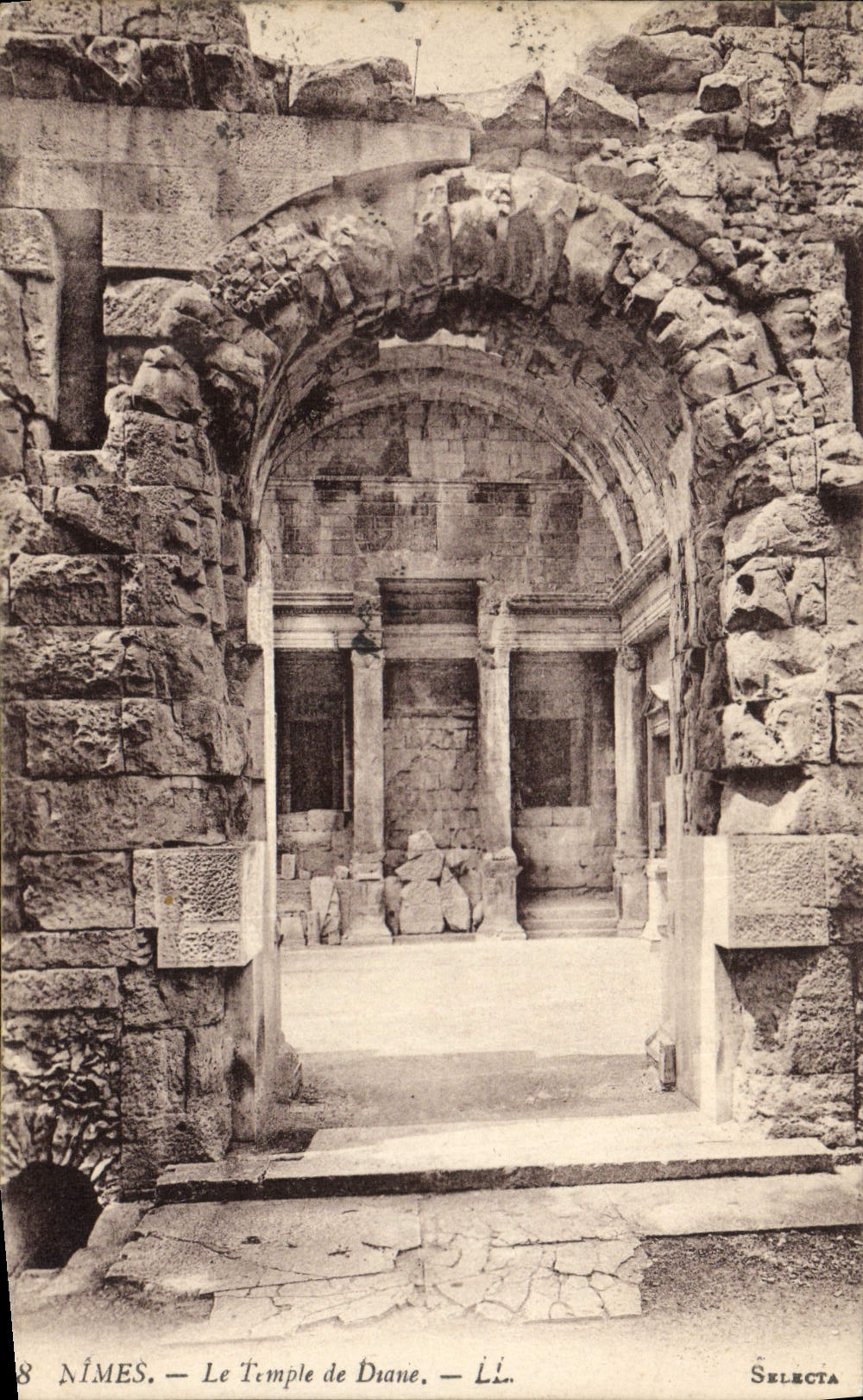 POSTAL Nimes de la VENDIMIA el templo de Diame