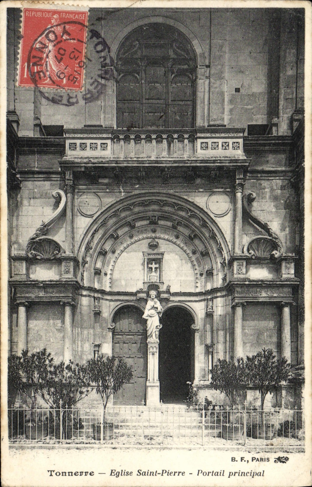 VINTAGE POSTCARD Thunder Church Saint Pierre Principal Gate