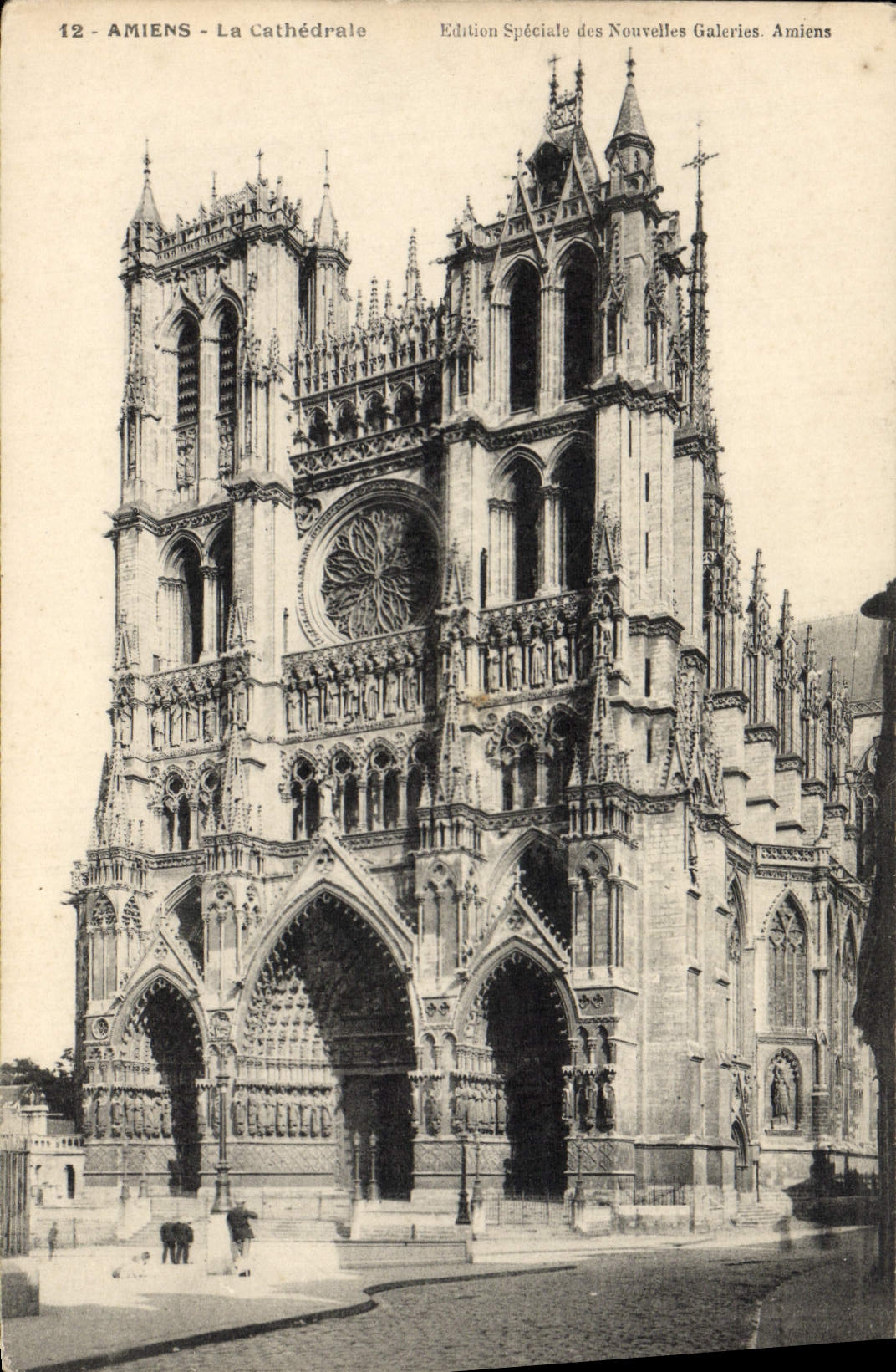 CPA Amiens La Cathedrale 