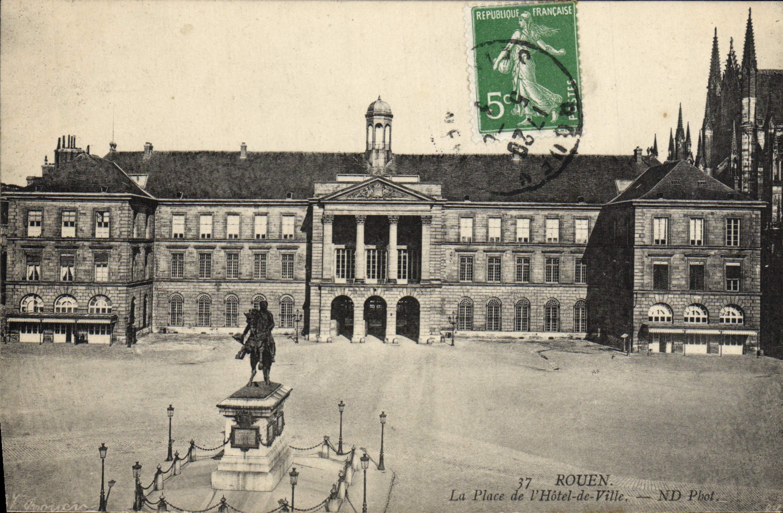 VINTAGE POSTCARD Rouen the Place of the Town hall