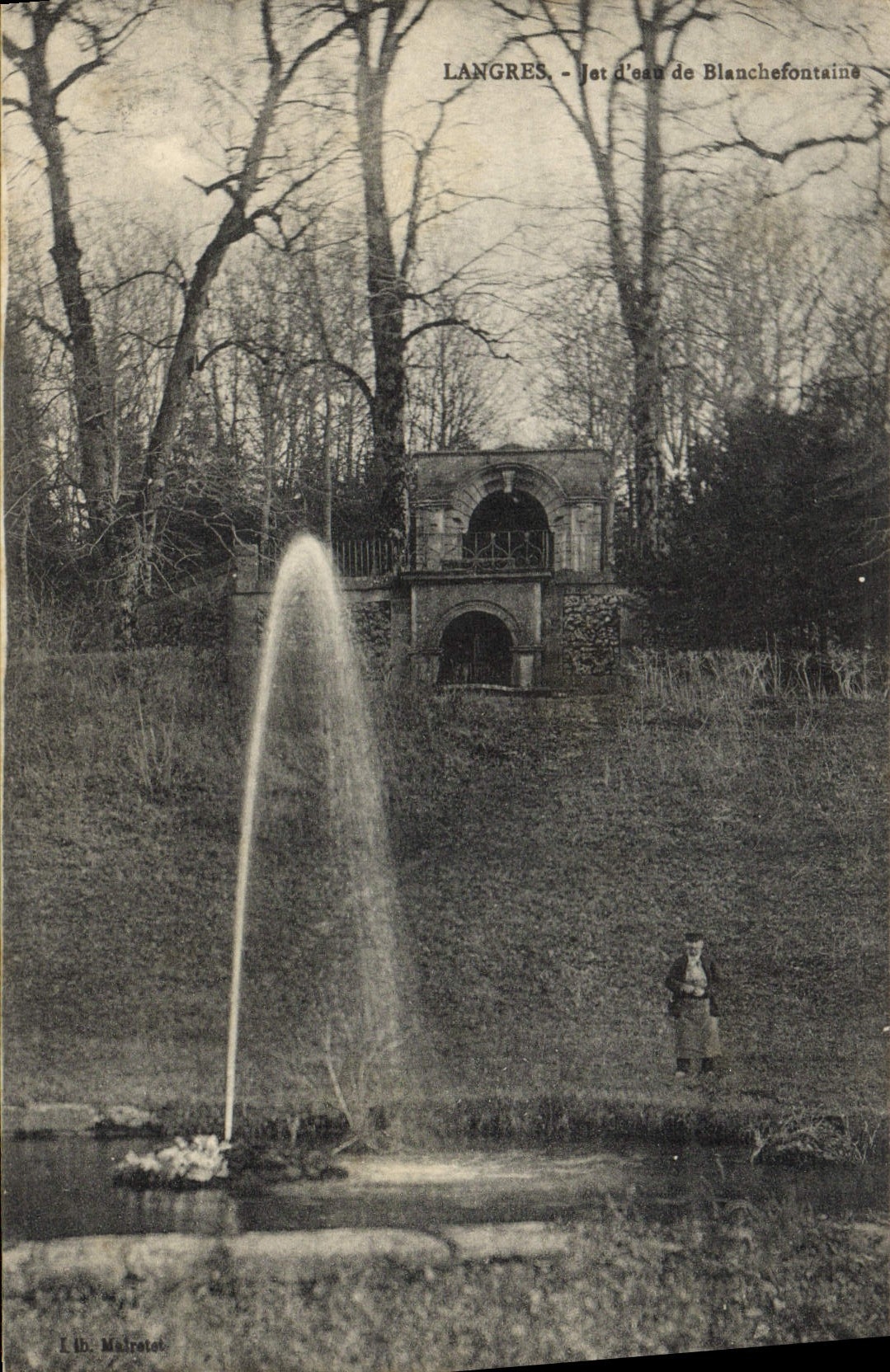 VINTAGE POSTCARD Langres Jet of water of Blanchefontaine