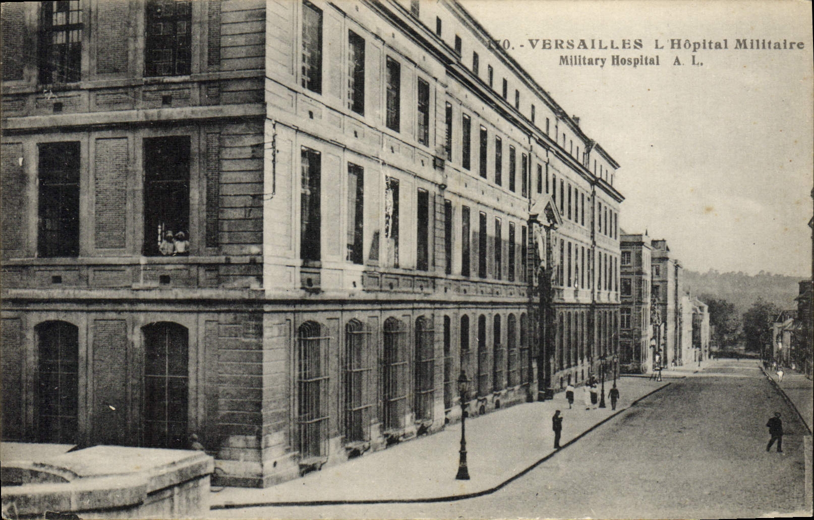 CPA Versailles L'Hopital Militaire Militaria