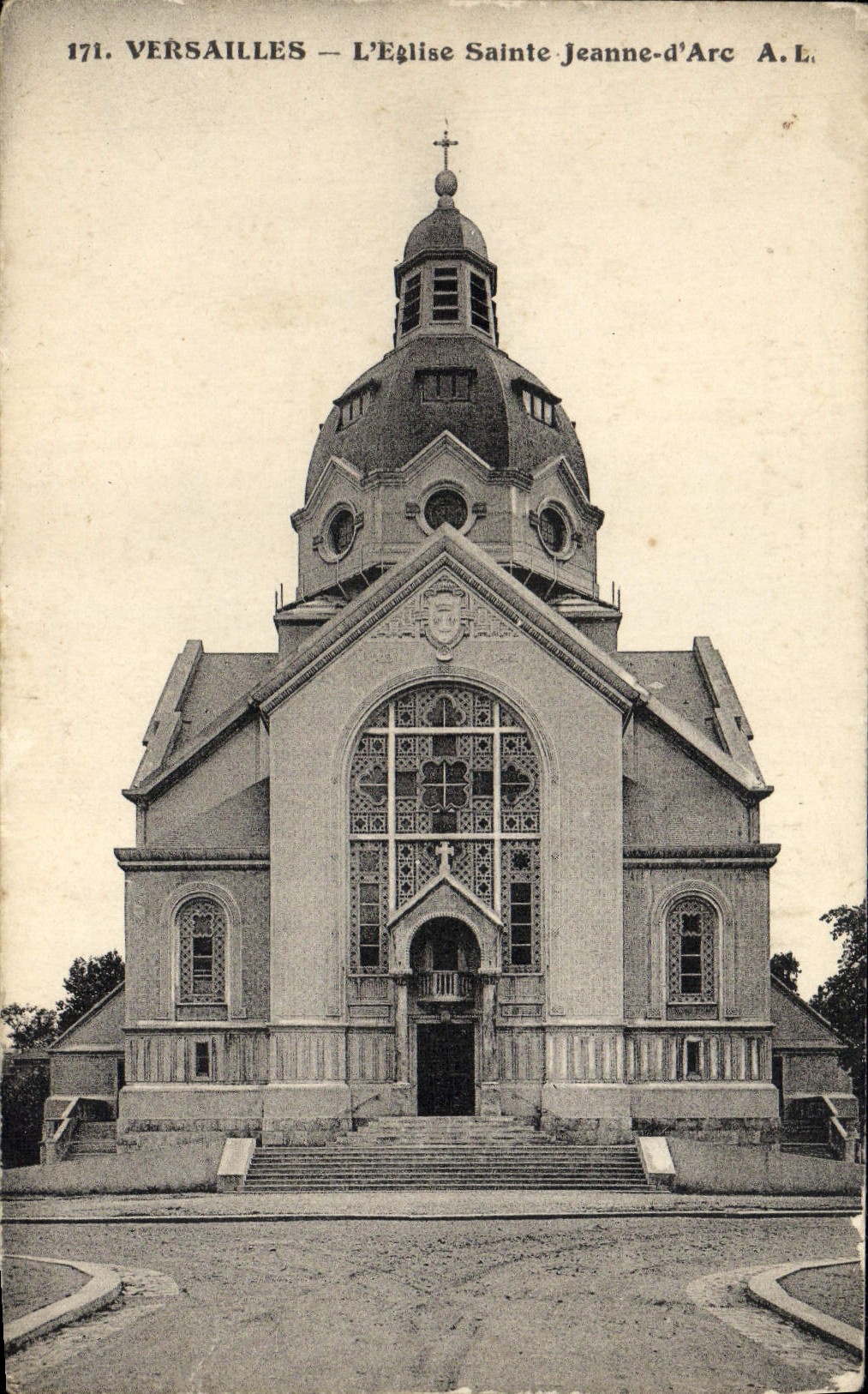 CPA Versailles L'Eglise Saint Jeanne d'Arc