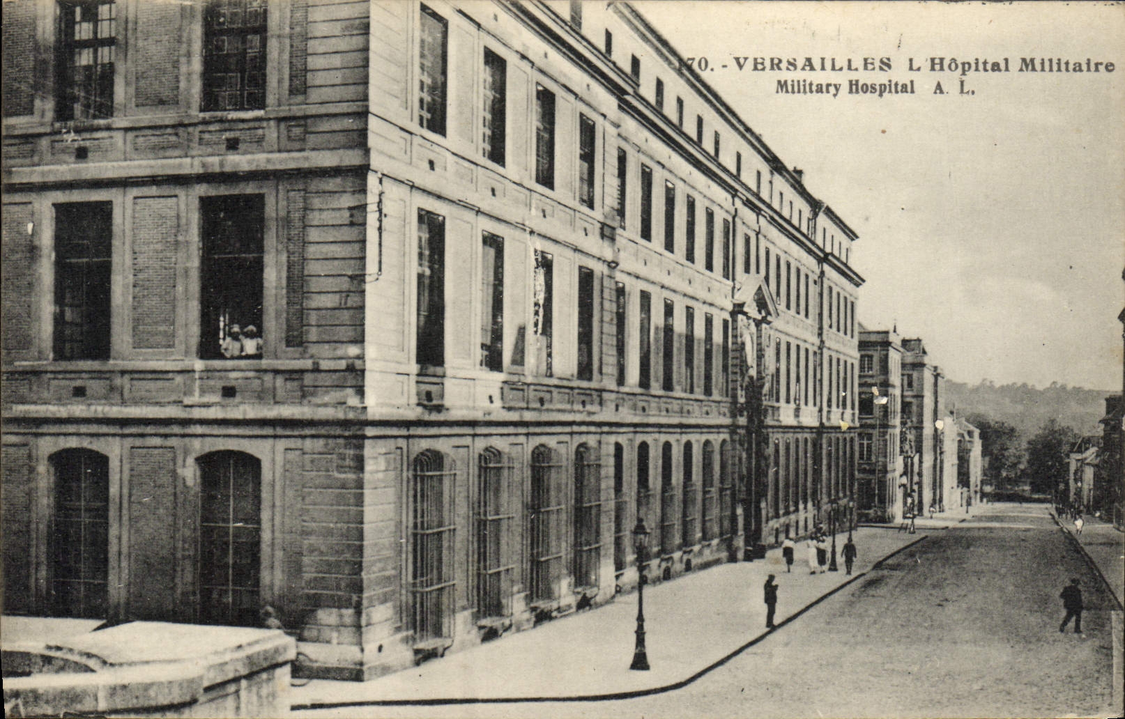 CPA Versailles L'Hopital Militaire Militaria