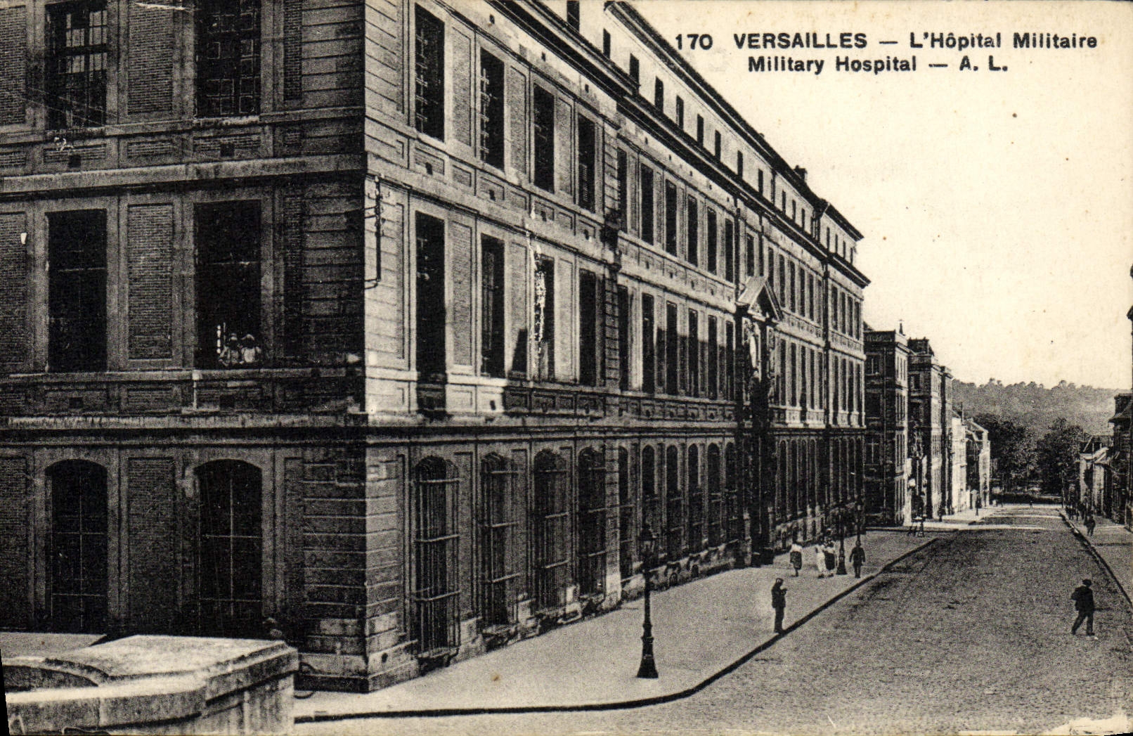 CPA Versailles L'Hopital Militaire Militaria