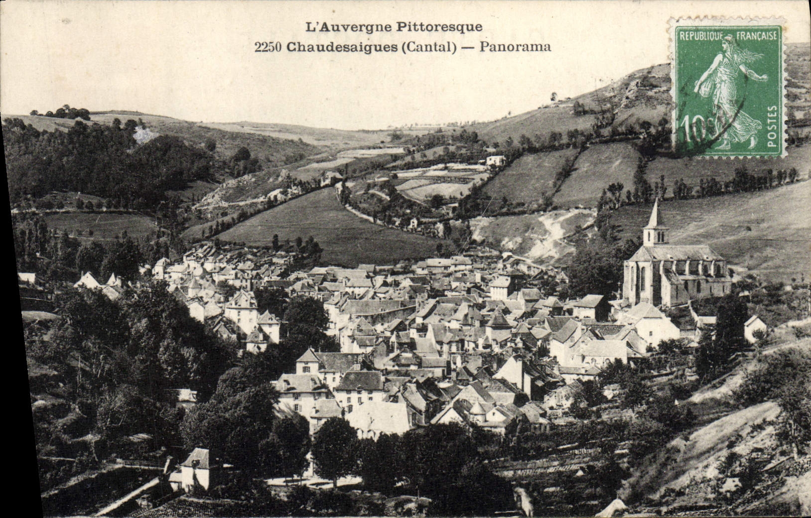 VINTAGE POSTCARD Chaudesaigues Panorama
