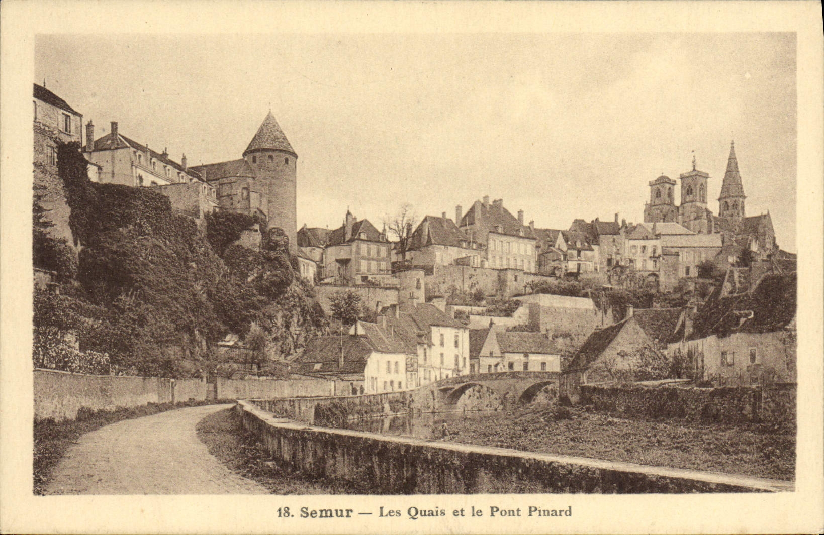 CPA Semur Les Quais et le Pont Pinard