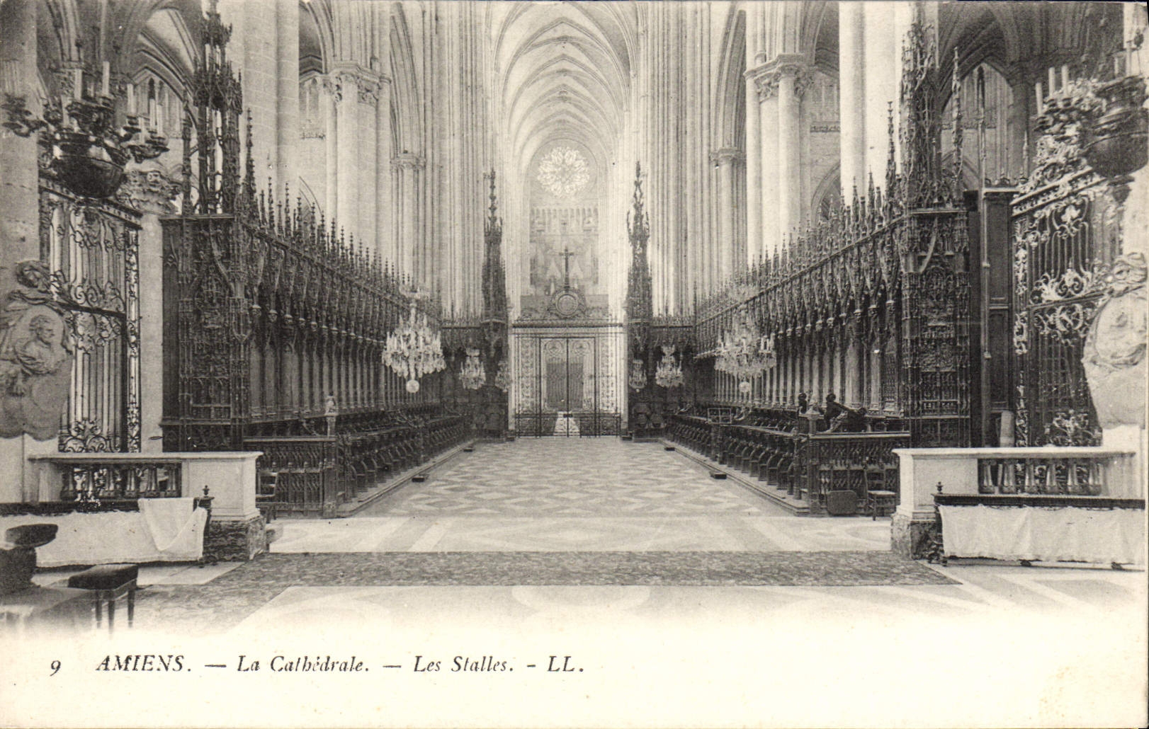 VINTAGE POSTCARD Amiens Cathedral stalls