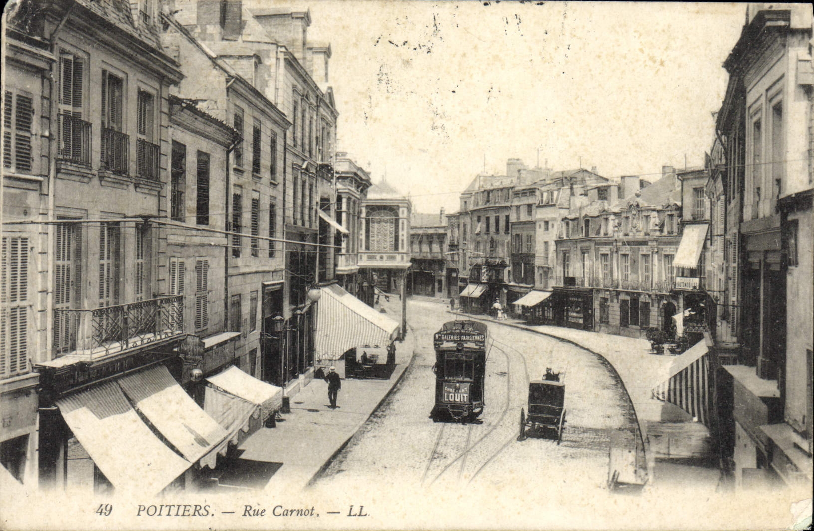 CPA Poitiers Rue Carnot Tramway