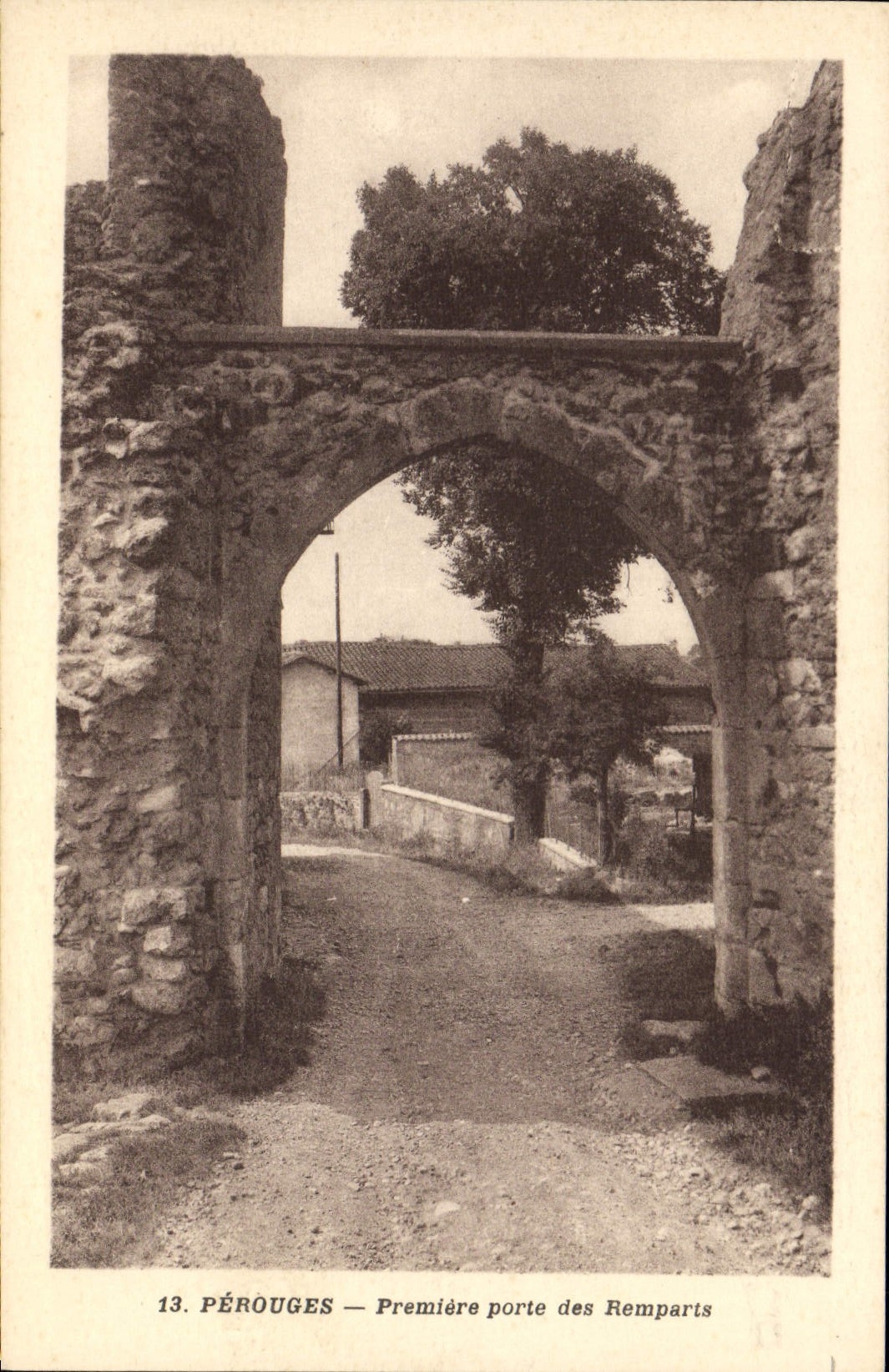 CPA Perouges Premiere porte des Remparts