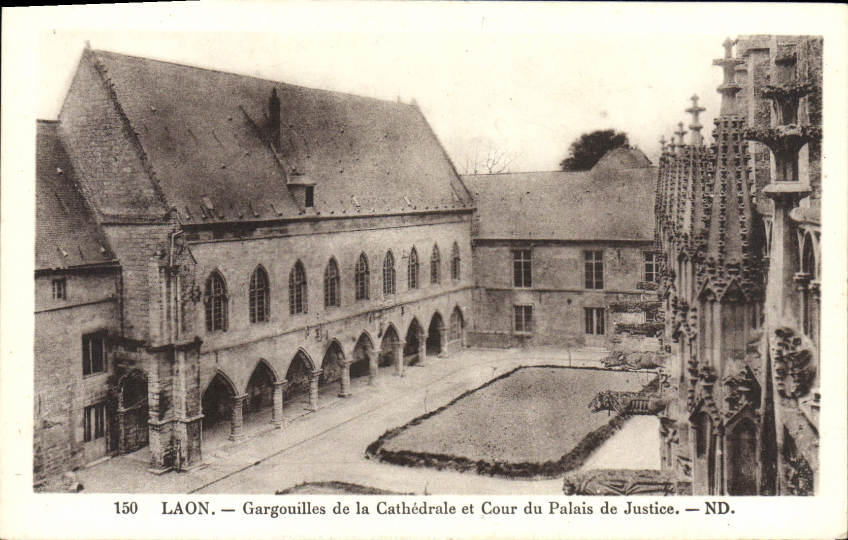 VINTAGE POSTCARD Laon Waste-gas mains of the Cathedral and Court of the law courts