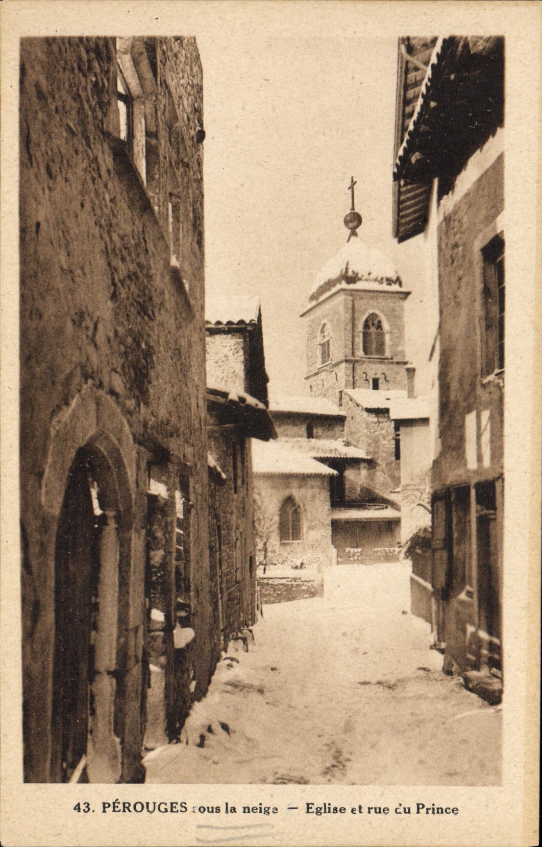 CPA Perouges sous la neige Eglise et rue du Prince