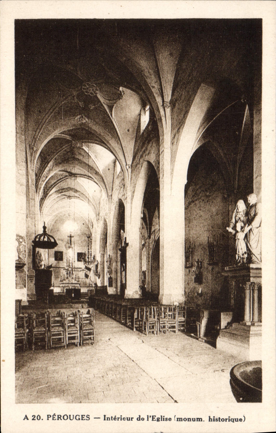 CPA Perouges Interieur de l'Eglise