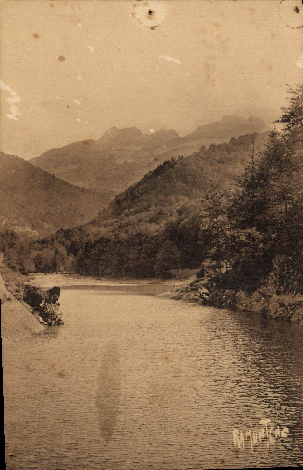 VINTAGE POSTCARD the Valley of Winder the Peak of Arlet