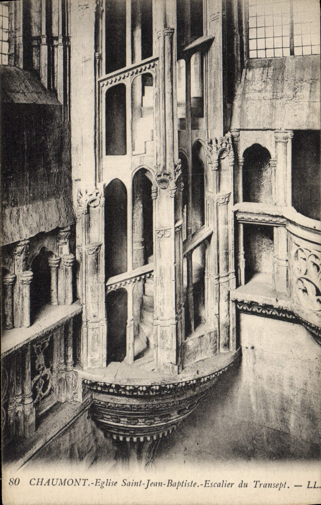 CPA Chaumont Eglise Saint Jean Baptiste Escalier du Transept