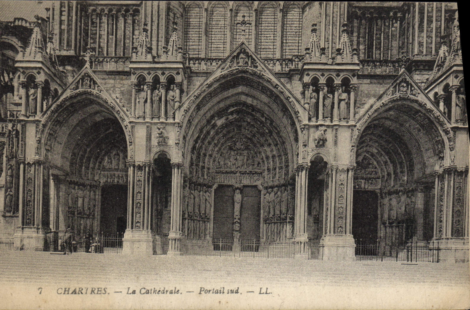 CPA Chartres La Cathedrale Portail Sud