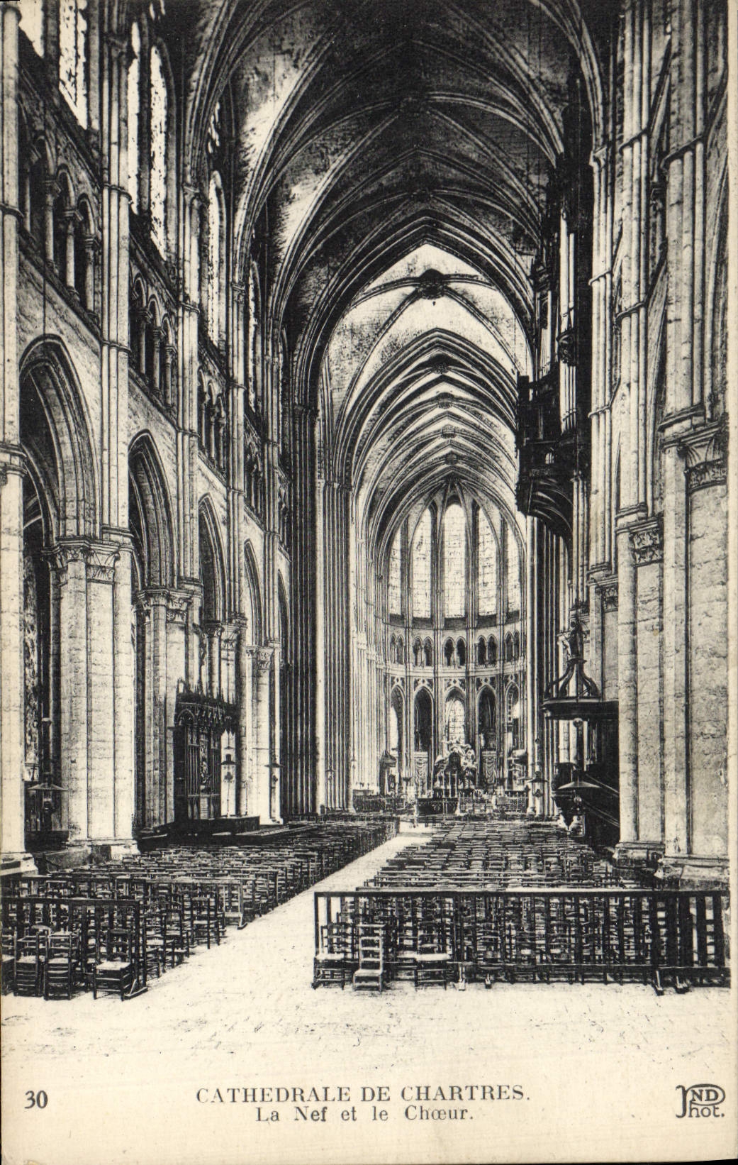 CPA Cathedrale De Chartres La Nef et le Choeur