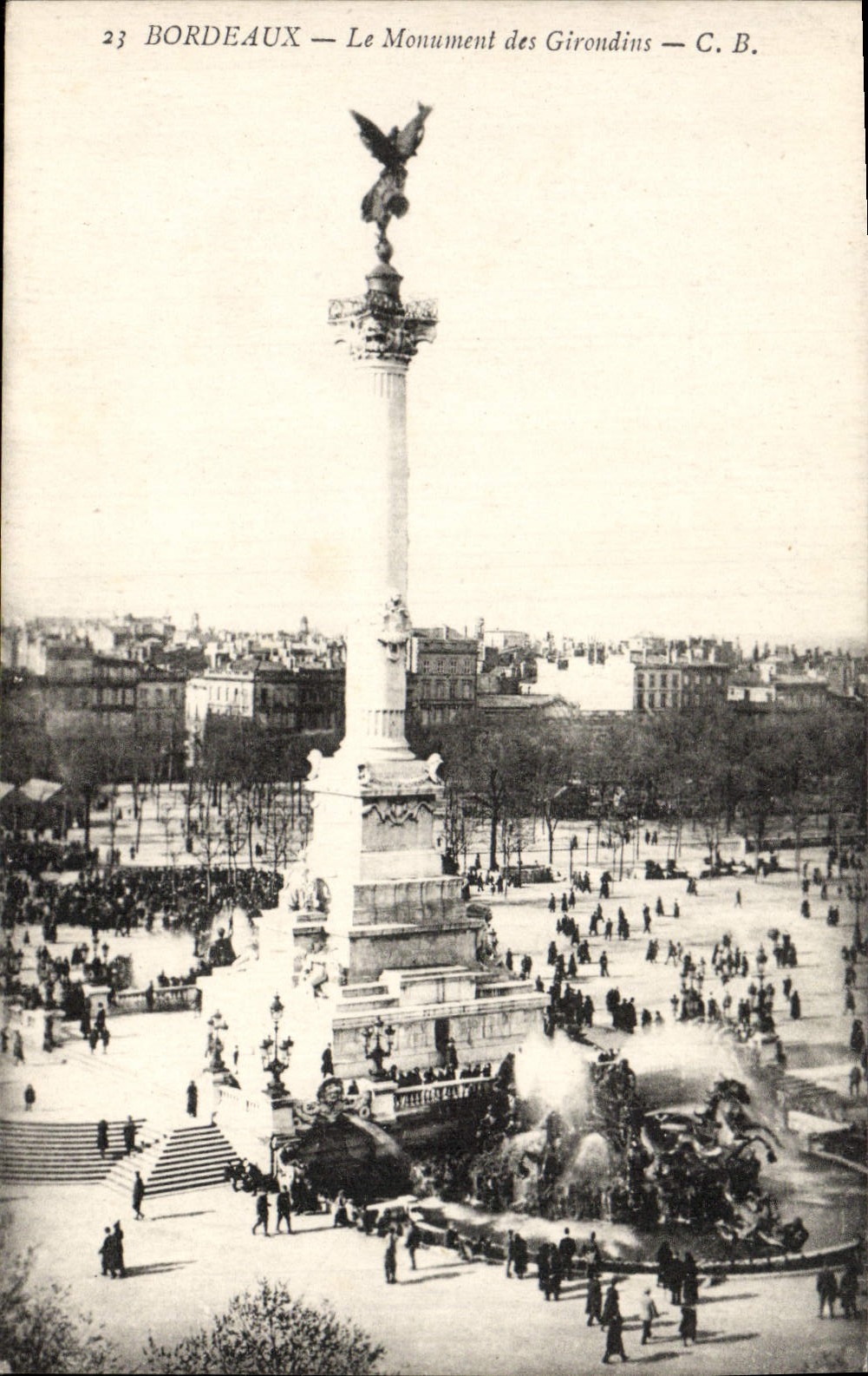 CPA Bordeaux Le Monument des Girondins