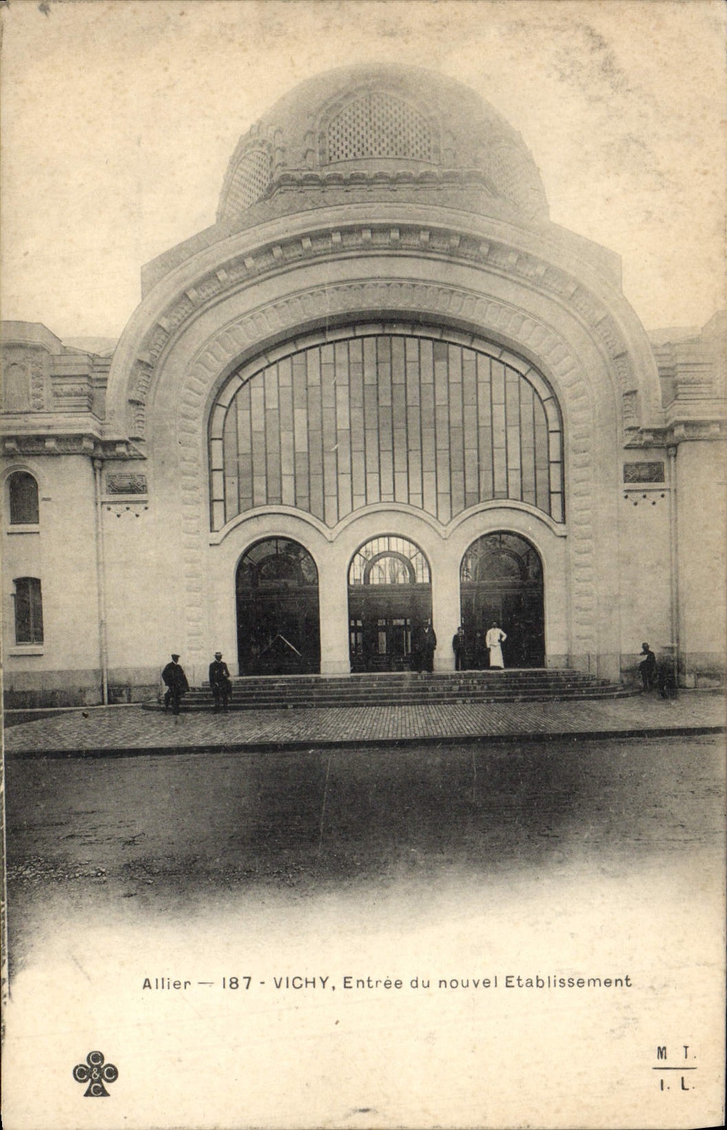 CPA Vichy Entree du Nouvel Etablissement