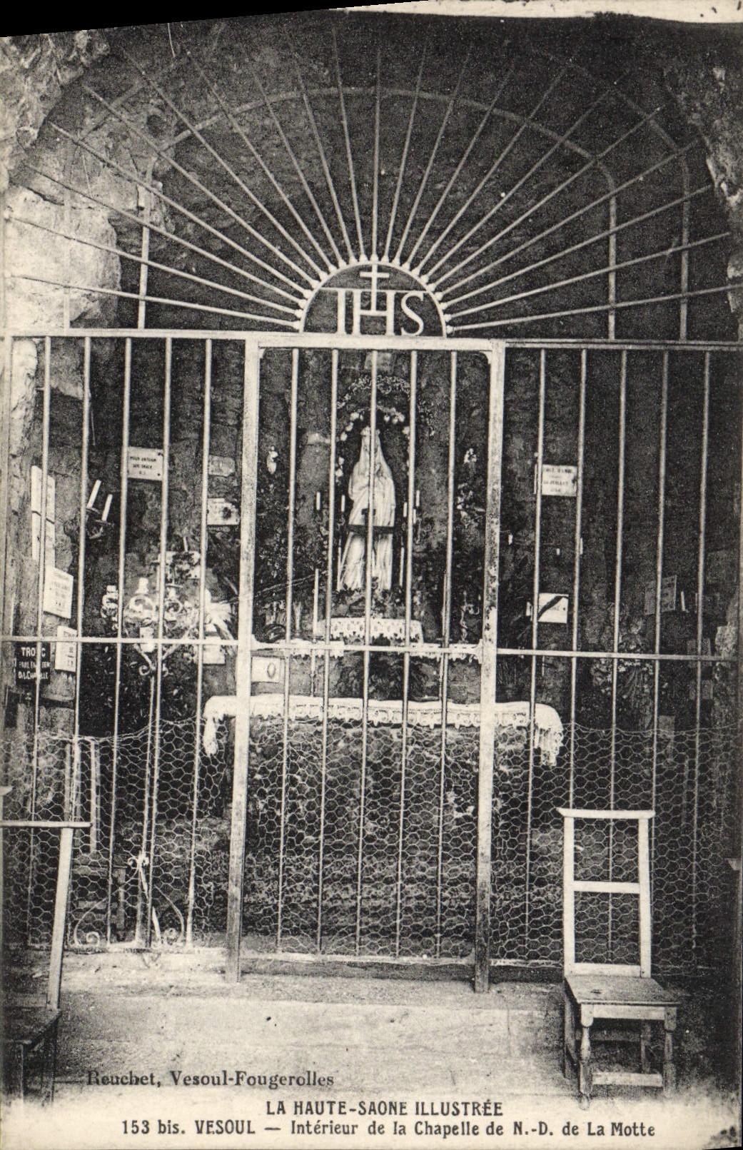 VINTAGE POSTCARD Interior Vesoul Of the ND Vault of the Mound