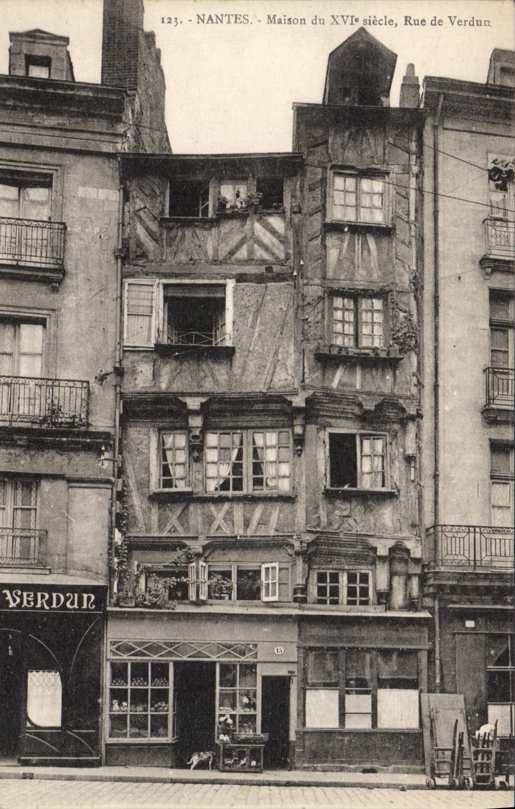 VINTAGE POSTCARD Nantes House Street De Verdun