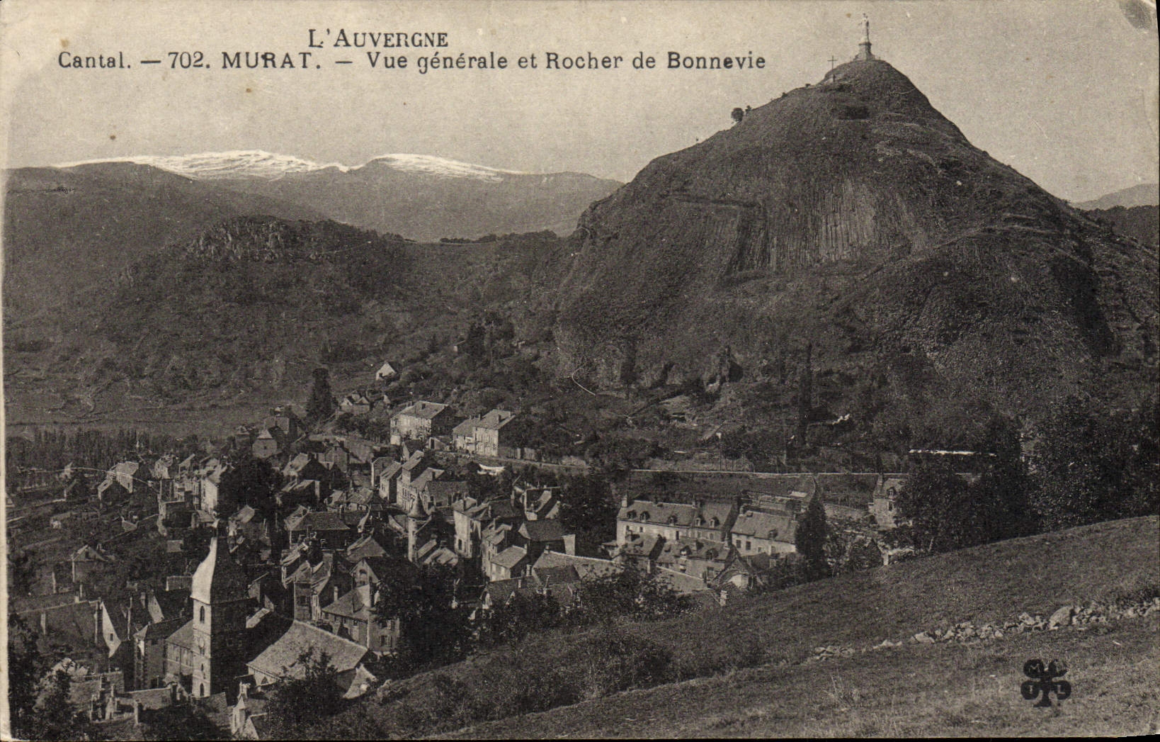 CPA L'Auvengne Murat Vue Generale Et Rocher De Bonnevie