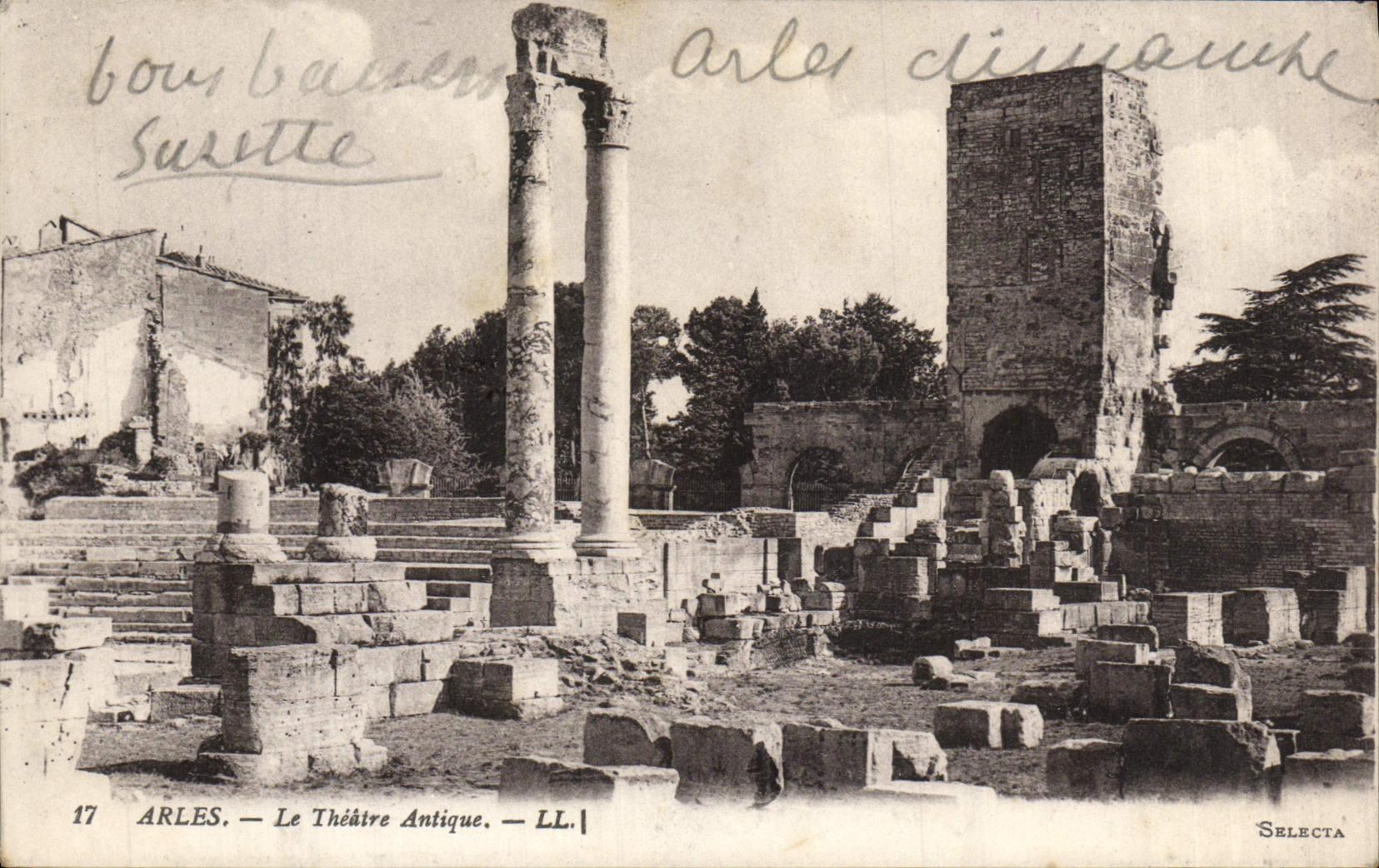 CPA Arles Le Theatre Antique