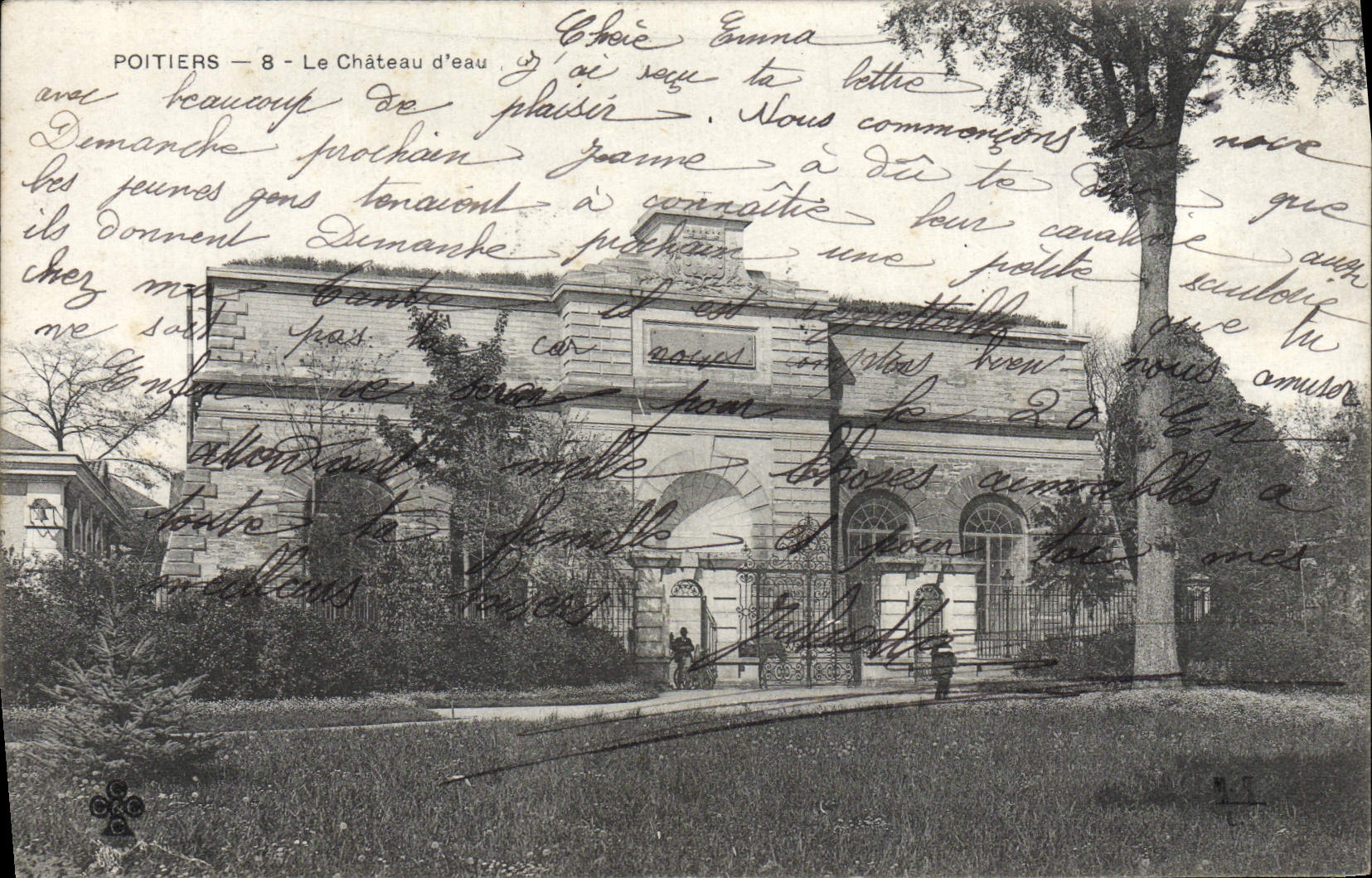 CPA Poitiers Le Chateau d'eau