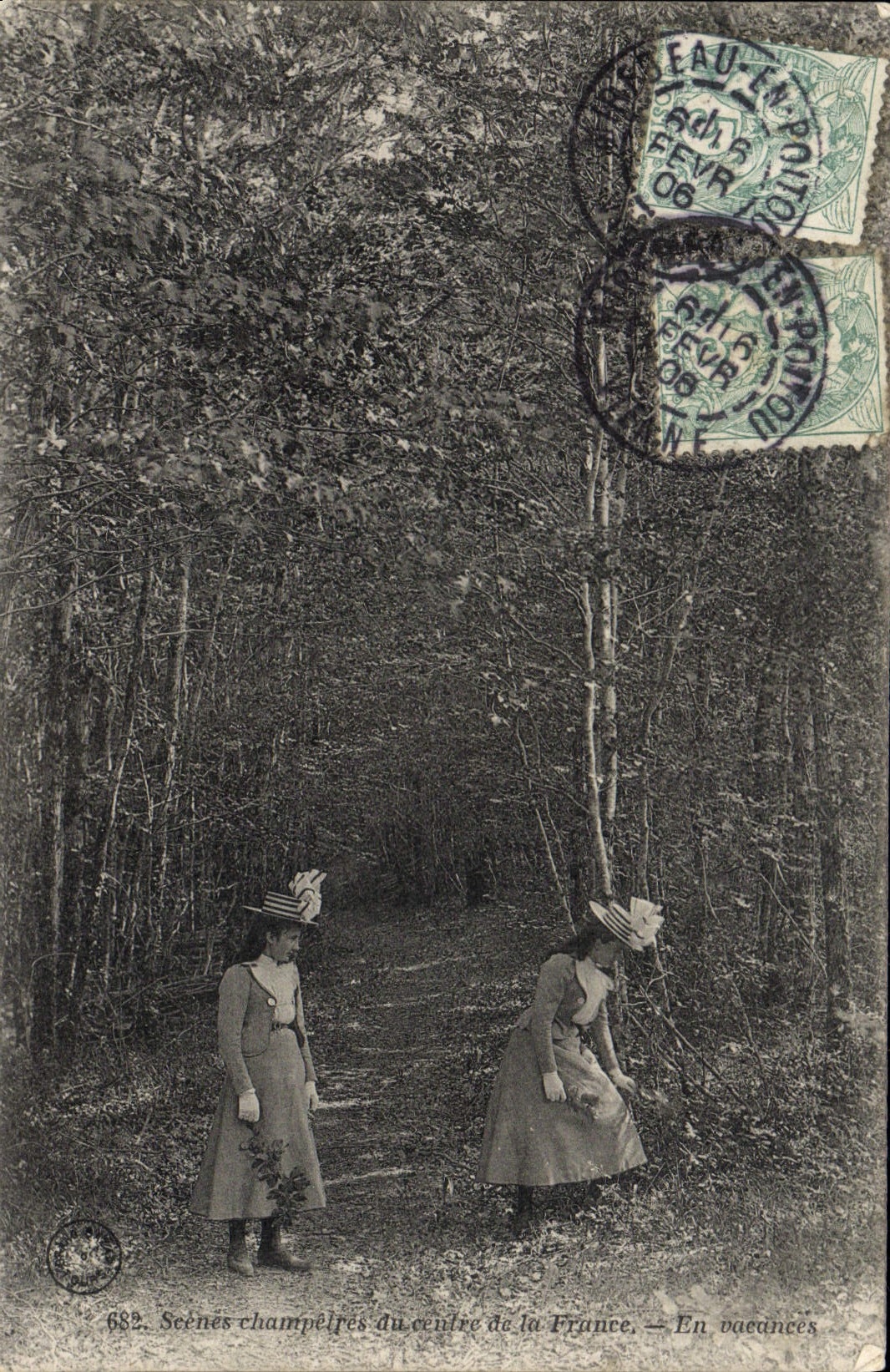 CPA Scenes Champetres au centre de la France En Vacances Femmes Folklore