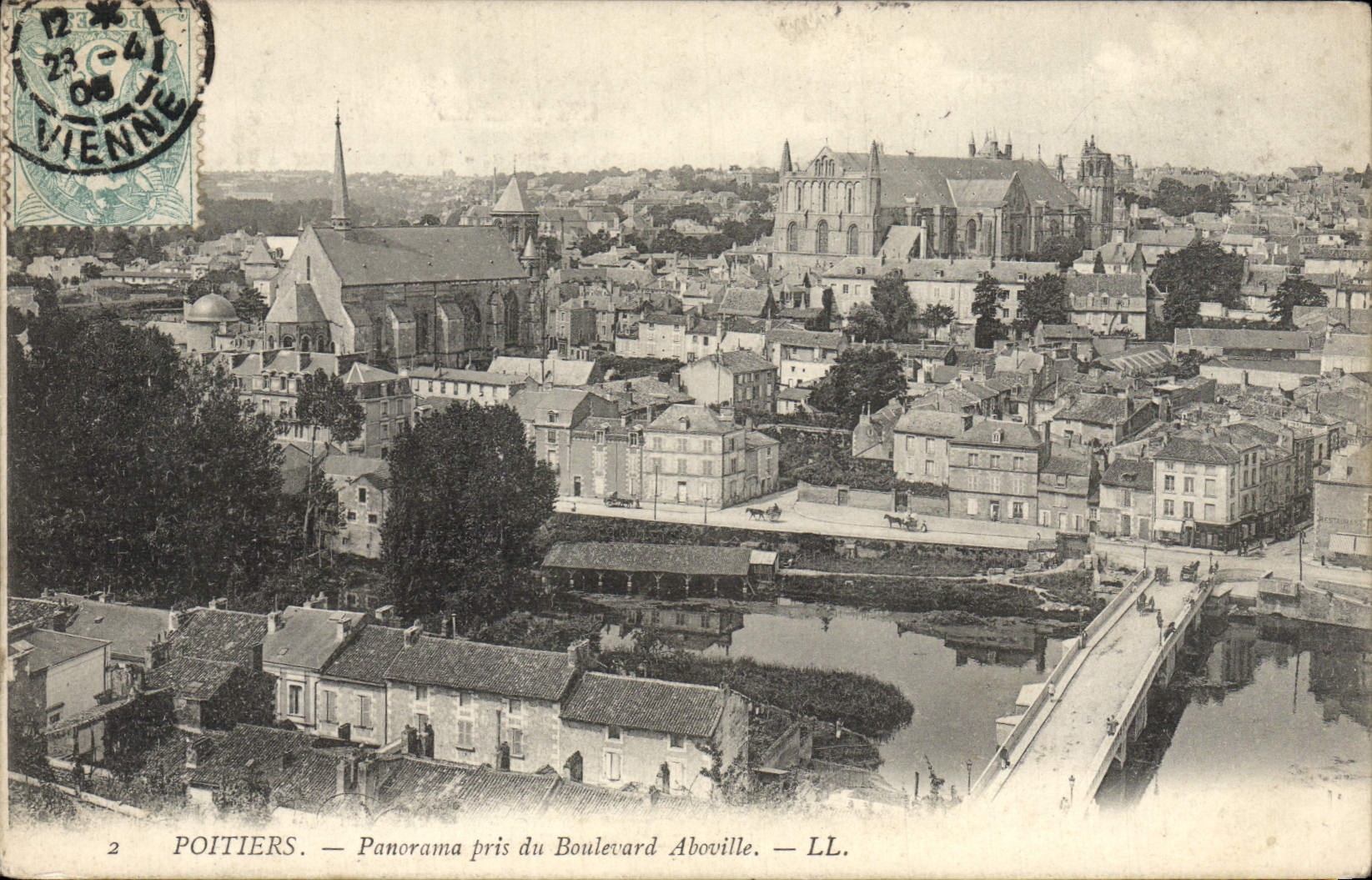 CPA Poitiers Panorama pris du Boulevard Aboville
