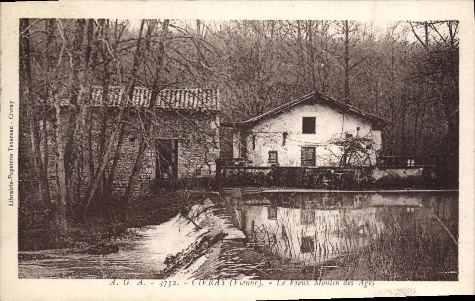 CPA Civray Le Vieux Moulin des Ages