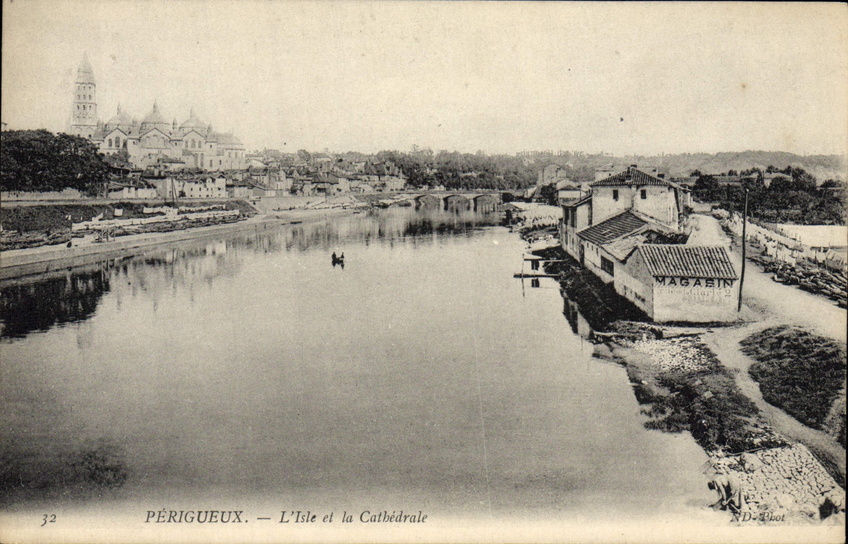 CPA Perigueux L'lsle et Cathedrale 