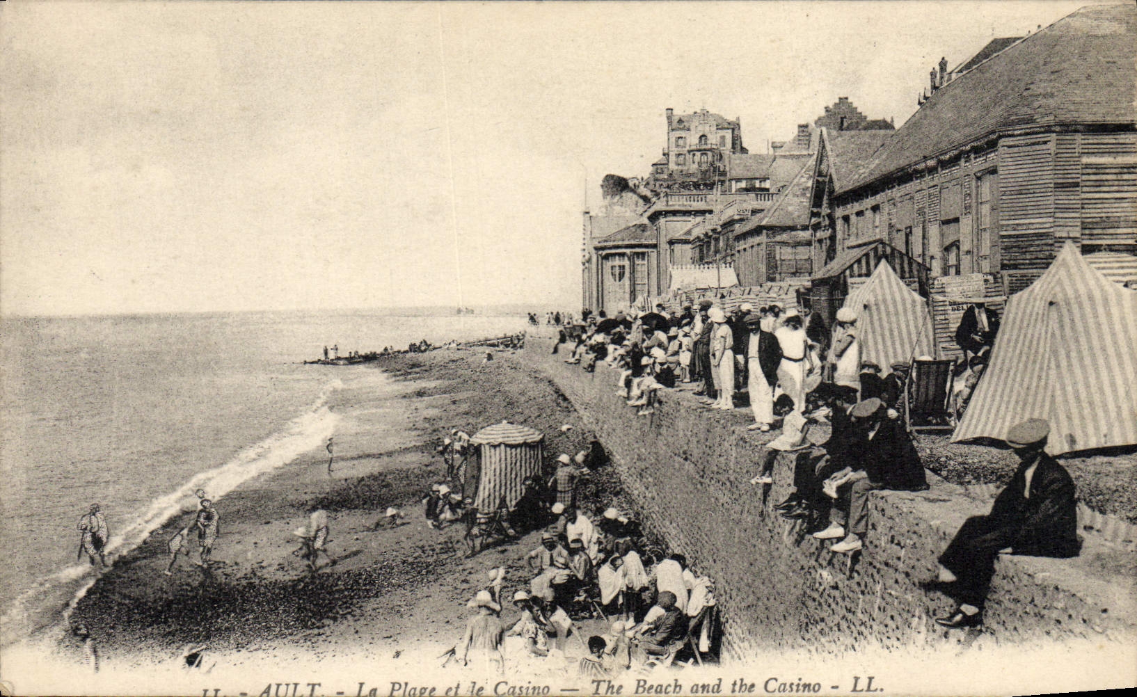 VINTAGE POSTCARD Ault the Beach and the Casino
