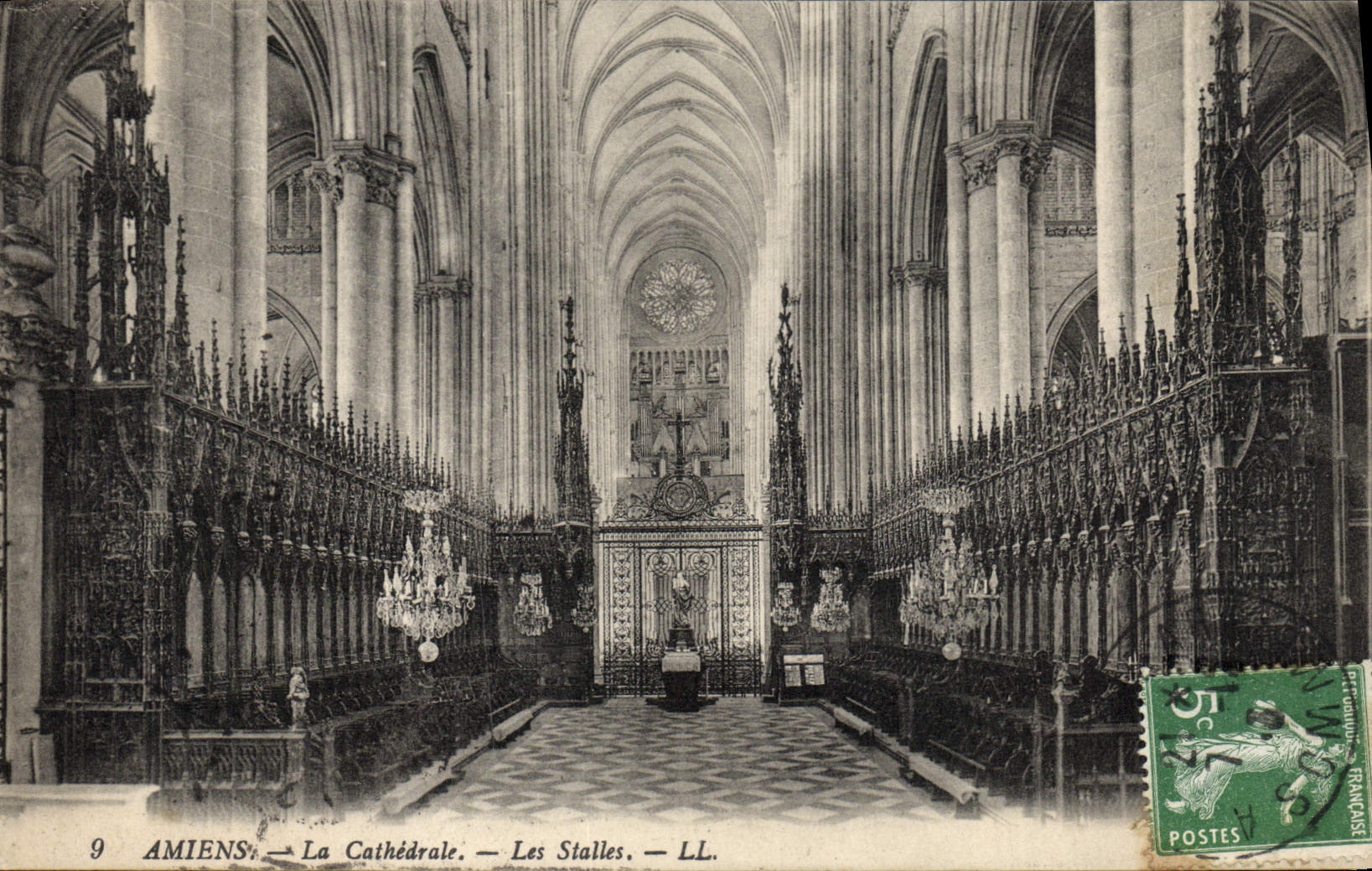 CPA Amiens La Cathedrale Les Stalles 