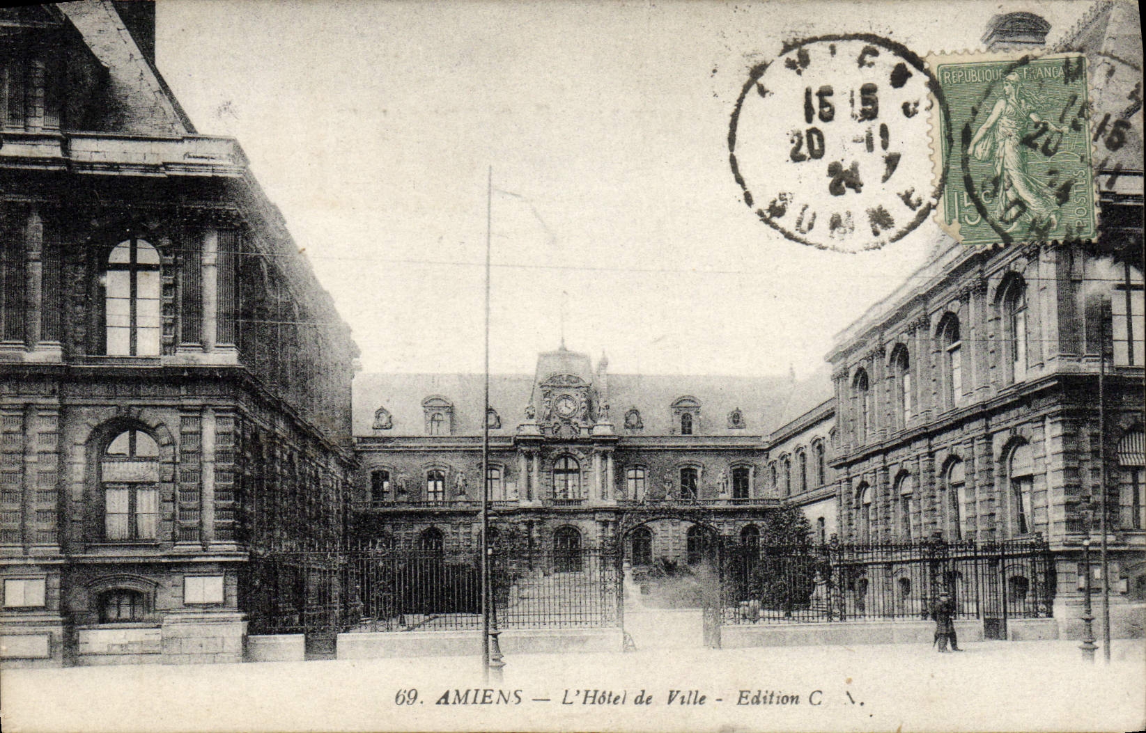 CPA Amiens L'Hotel de Ville 