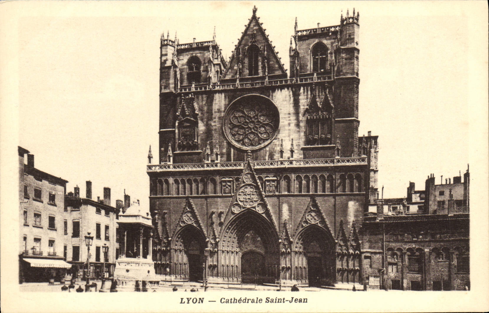 CPA Lyon Cathedrale Saint Jean