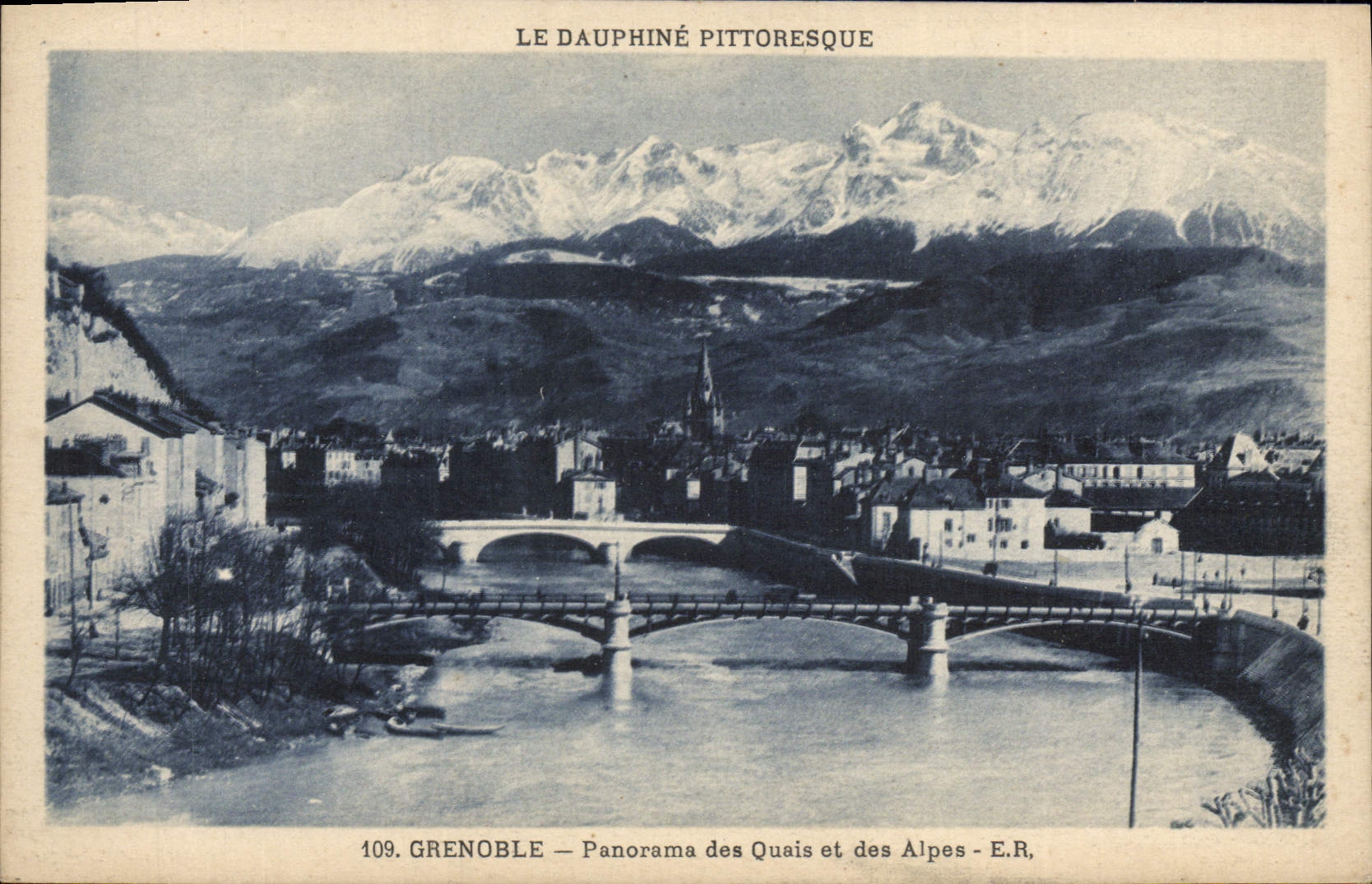 CPA Grenoble Panorama Des Quais et des Alpes
