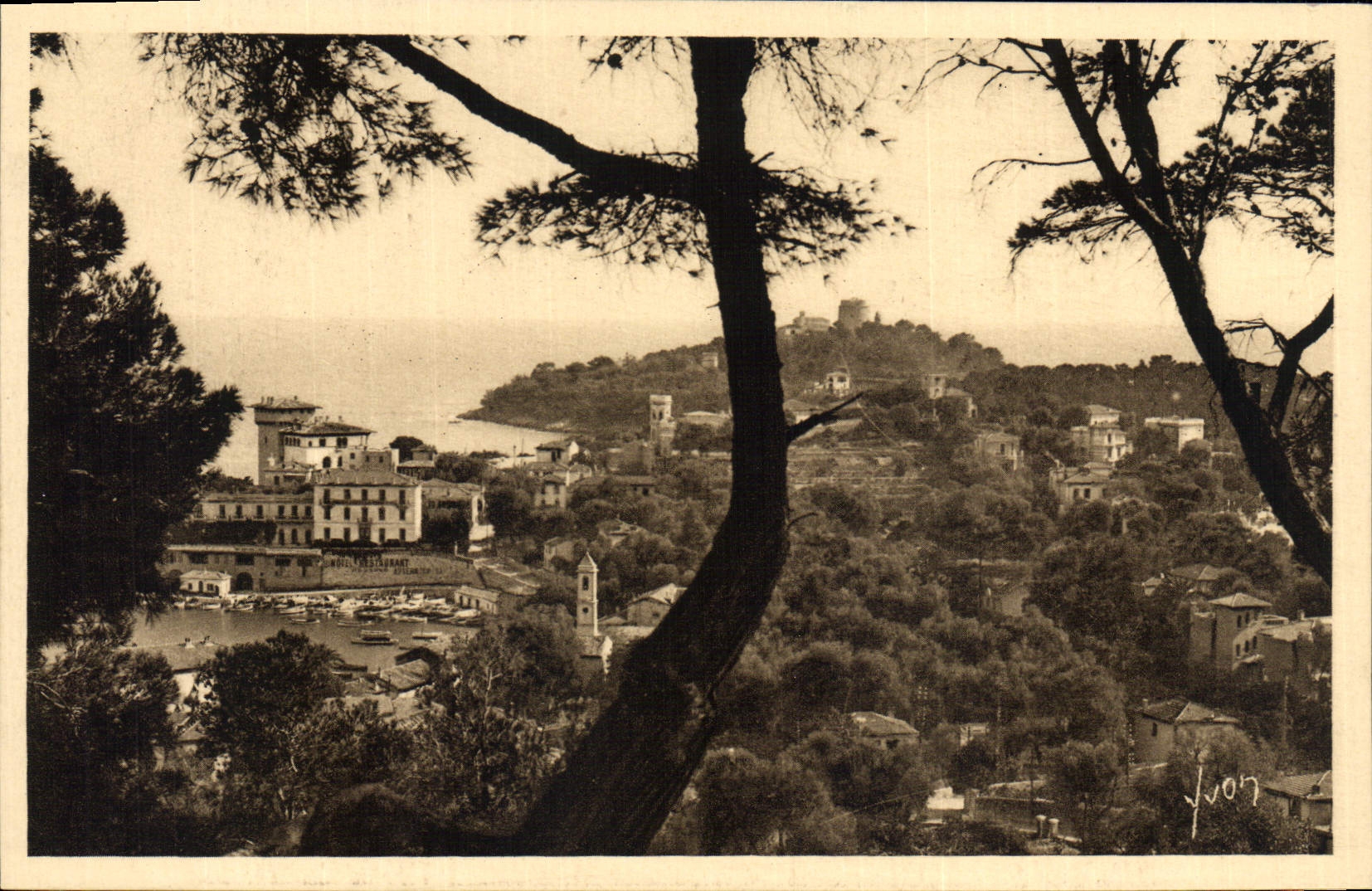 Cabo Ferrat del St Jean de la POSTAL de la VENDIMIA el punto del hogar de vieja gente