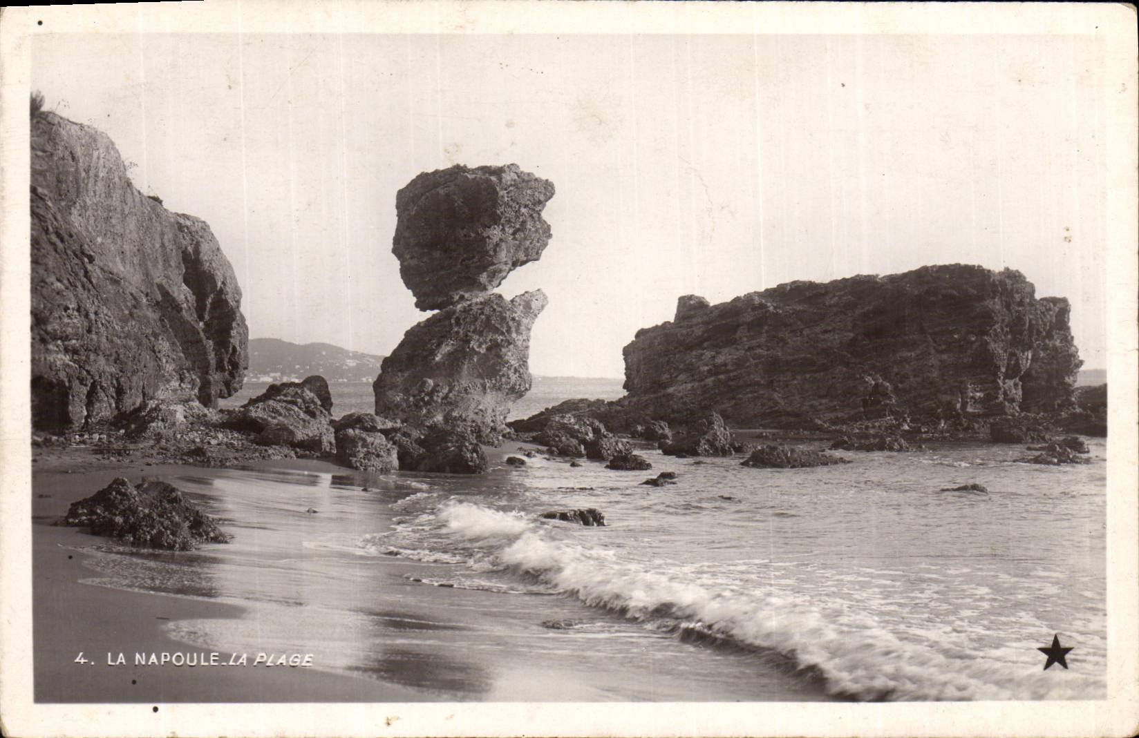 VINTAGE POSTCARD Napoule the beach