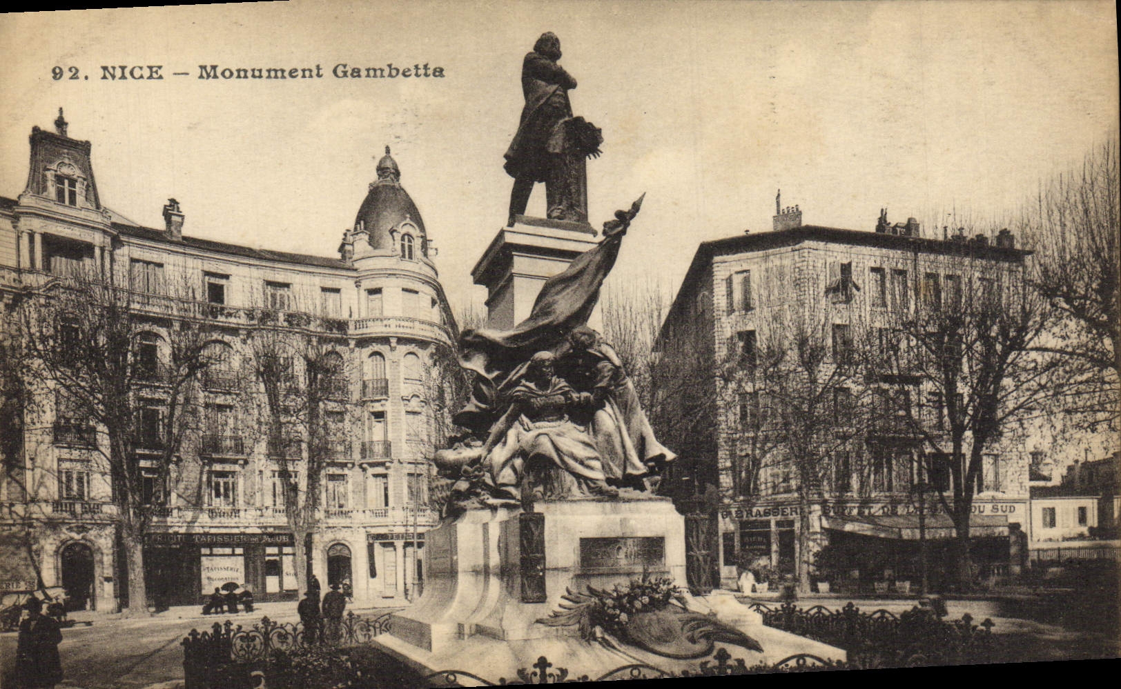 Monumento de Gambetta de la POSTAL de la VENDIMIA Niza