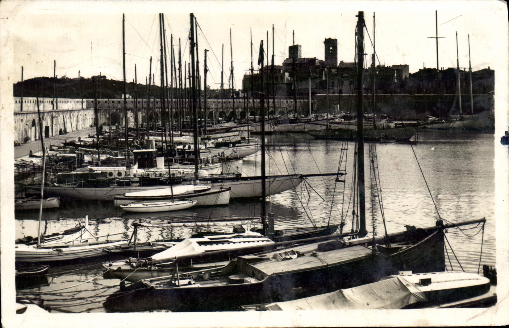 MODERN CARD Antibes the Small Port Boats