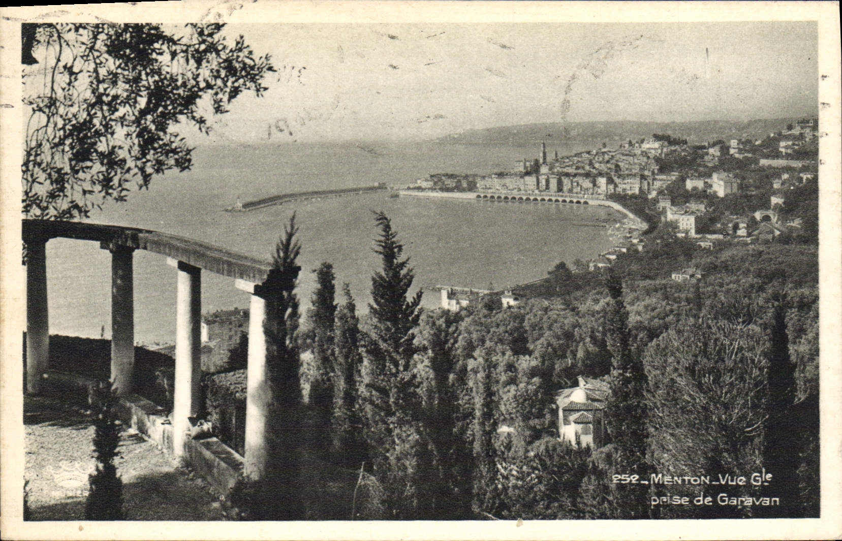 CPA Menton Vue generale prise de Garavan