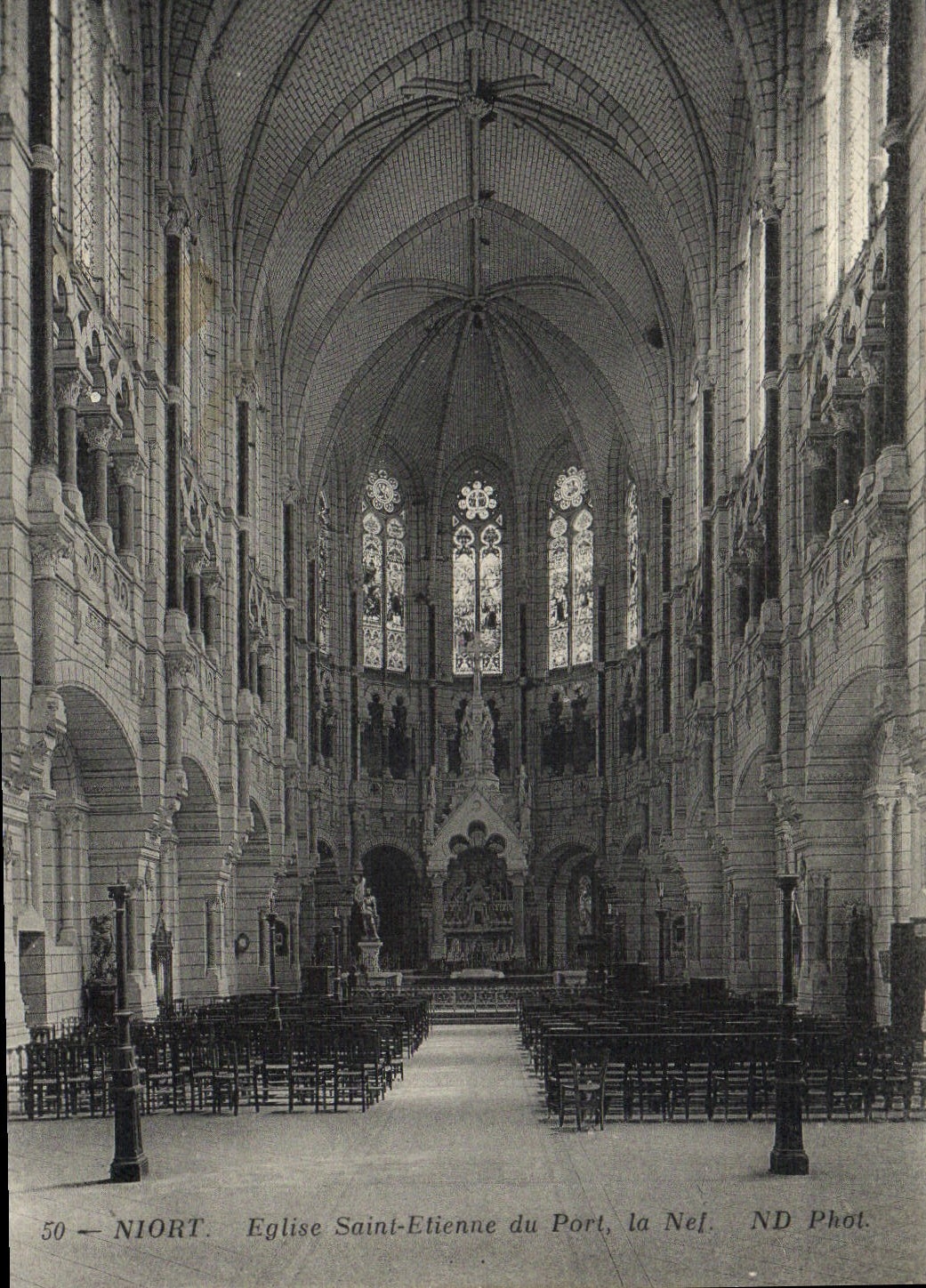 Iglesia Etienne de Niort de la POSTAL de la VENDIMIA Saint del puerto el cubo