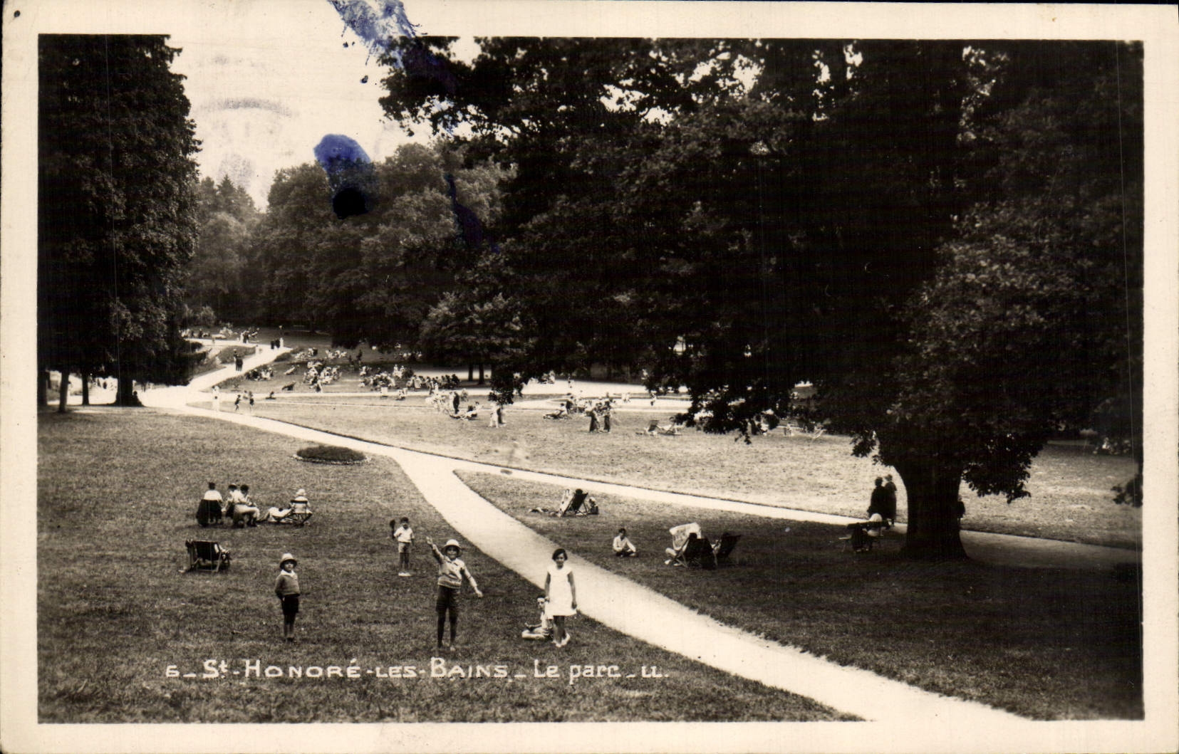 VINTAGE POSTCARD St Honors the Park Les Bains